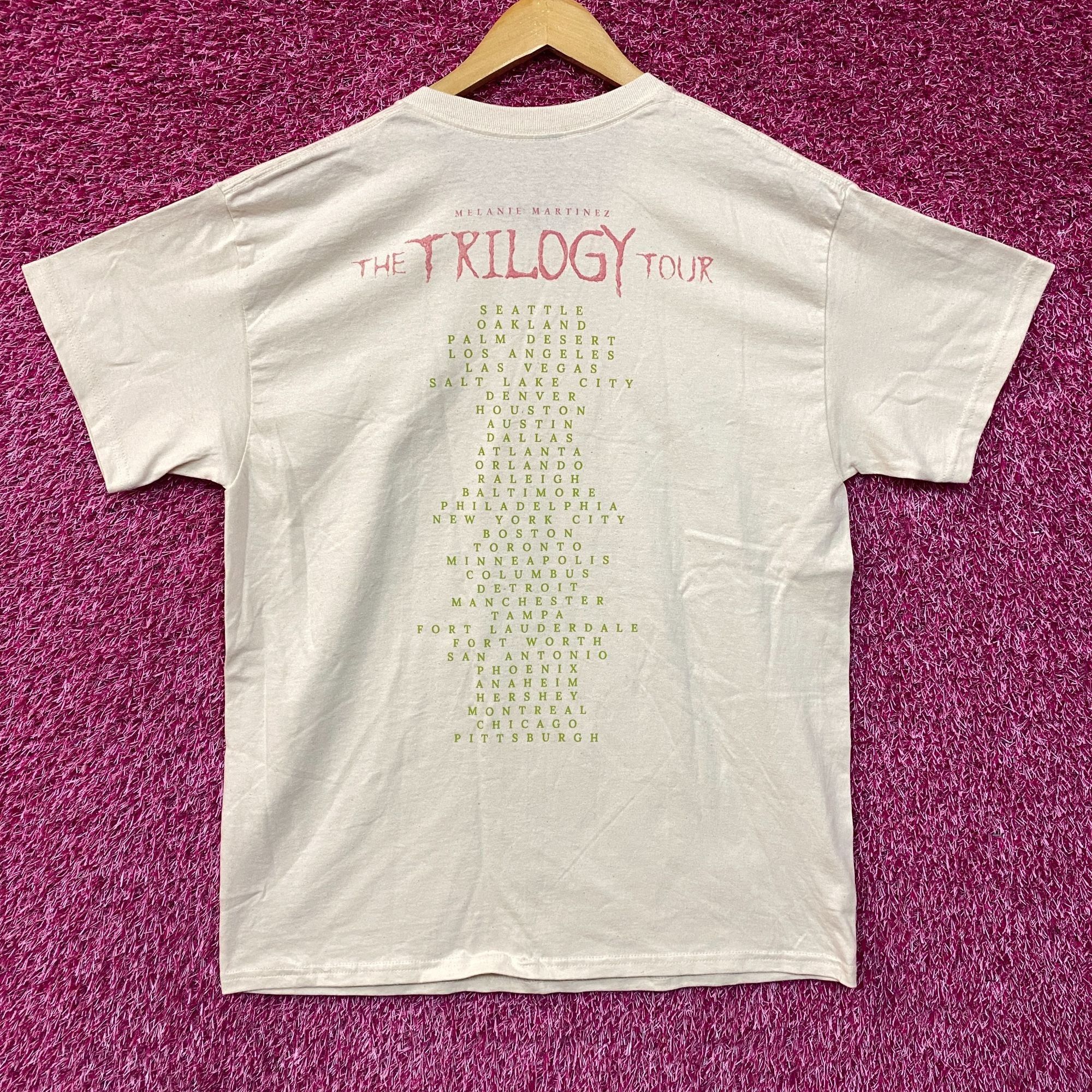 Other Melanie Martinez Trilogy Tour Beige Tshirt size Large Size US L / EU 52-54 / 3 - 4 Thumbnail