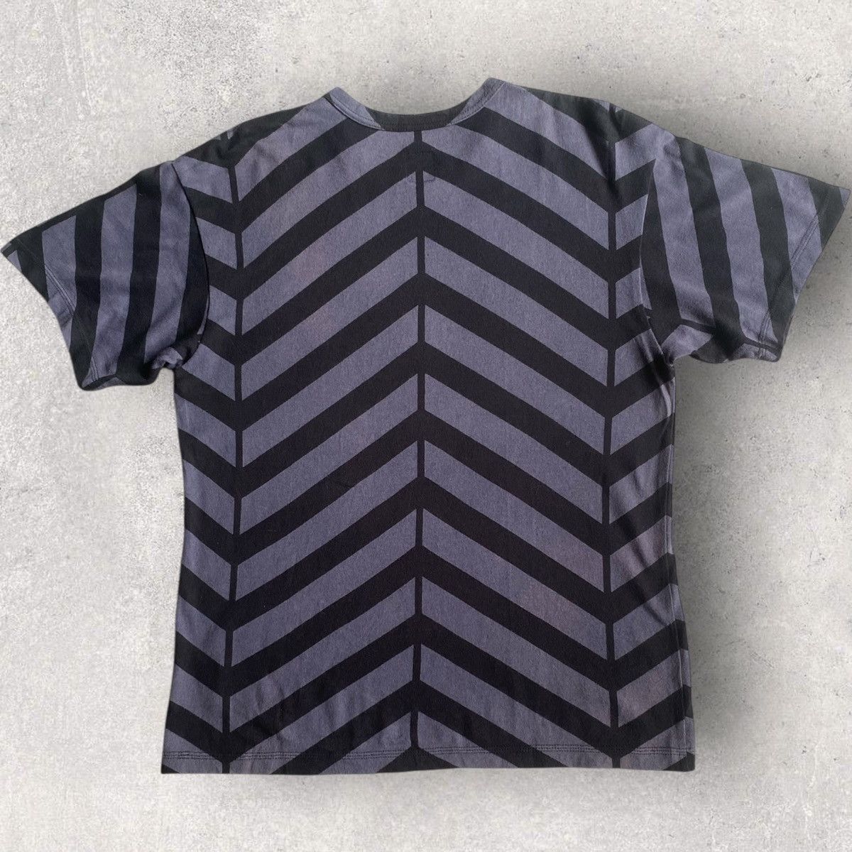 Undercover AW01 D.A.V.F Chevron Print T Shirt Size US M / EU 48-50 / 2 - 2 Thumbnail