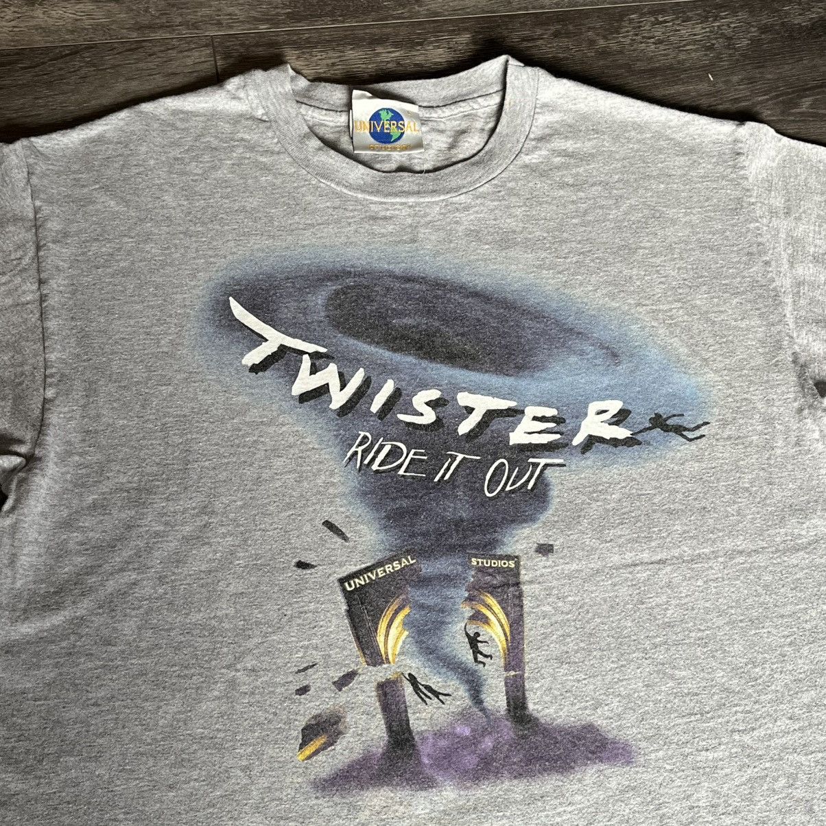 Vintage Vintage 90s Universal Studios Twister Ride it Out Movie Tee Size US L / EU 52-54 / 3 - 2 Thumbnail
