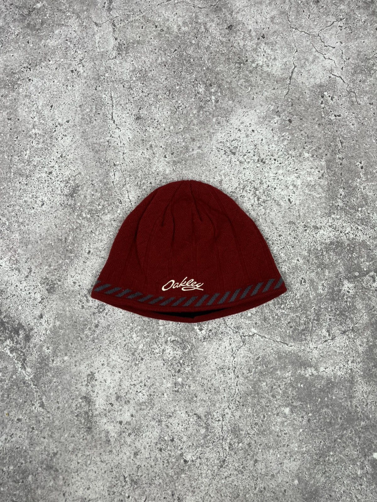 Oakley Vintage Oakley Beanie Hat Red Size ONE SIZE - 1 Thumbnail