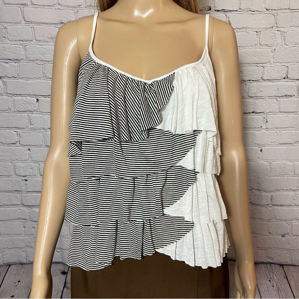 Other NWT New LeSpy Couture Ruffle Tank Top Size S Size S / US 4 / IT 40 - 2 Thumbnail