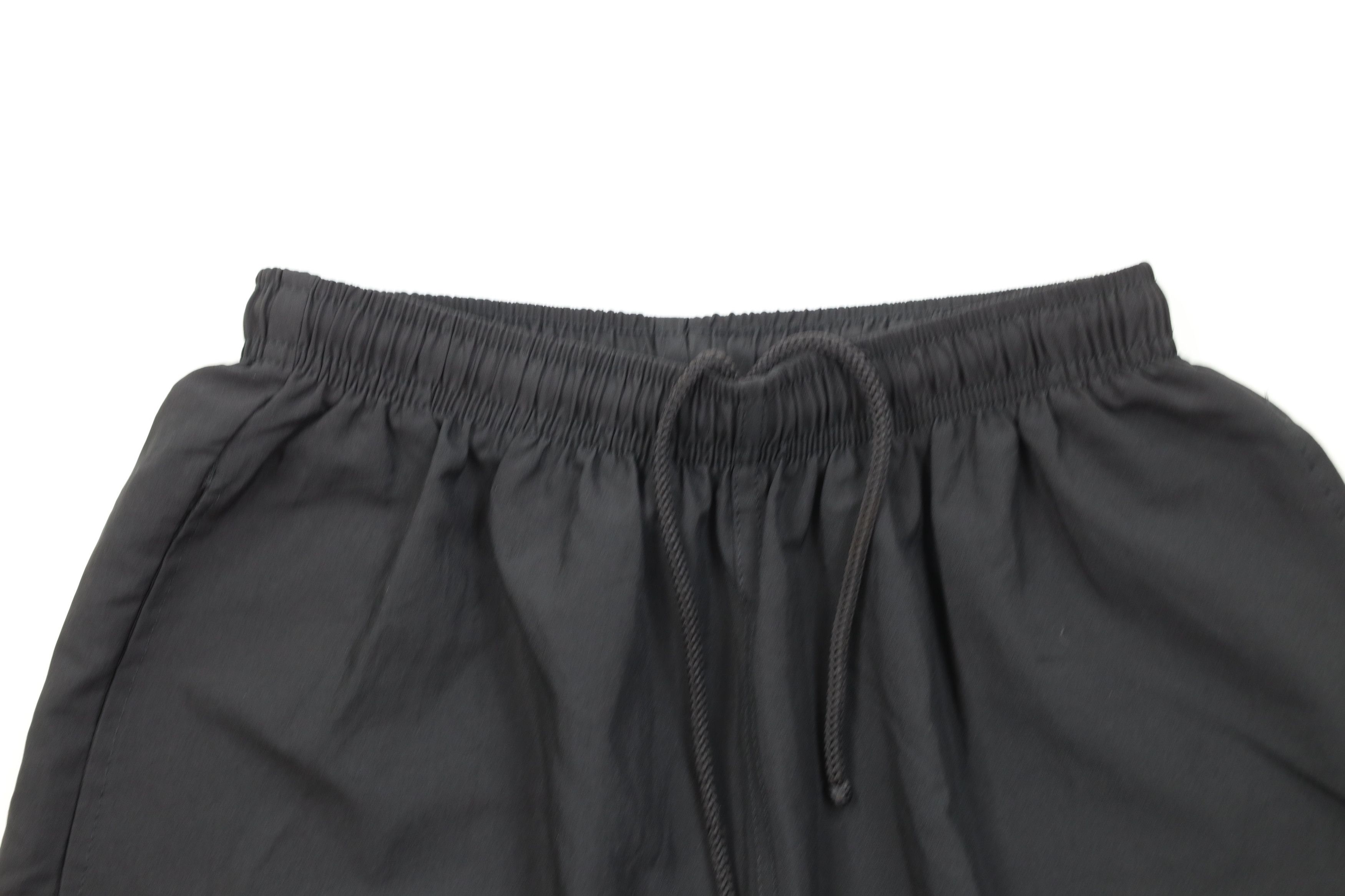 Guess Vintage 90s Guess Sport Jogging Soccer Shorts Black USA Size 24" / US 00 / IT 34 - 2 Thumbnail