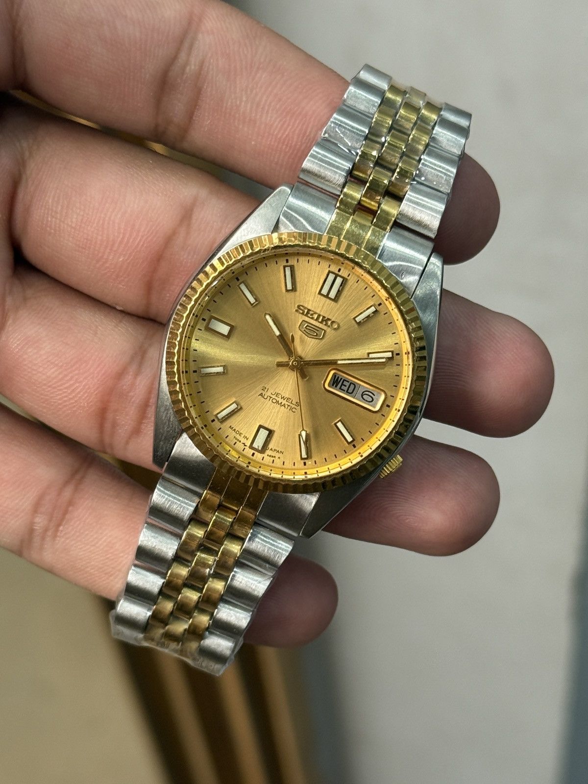 Vintage Seiko SNXJ NOS Automatic 7009 GOLD 🌟🌟Dial Men’s Wrist Watch Size 36 - 2 Thumbnail