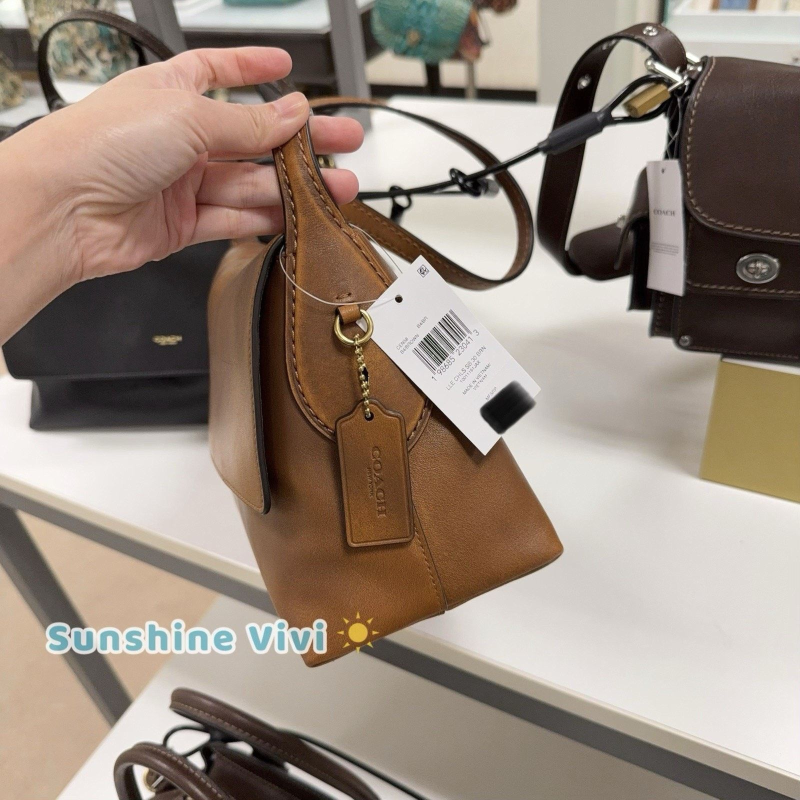Coach NWT Coach Chelsea Shoulder Bag 30 Loved Leather CEN58 Size ONE SIZE - 3 Thumbnail