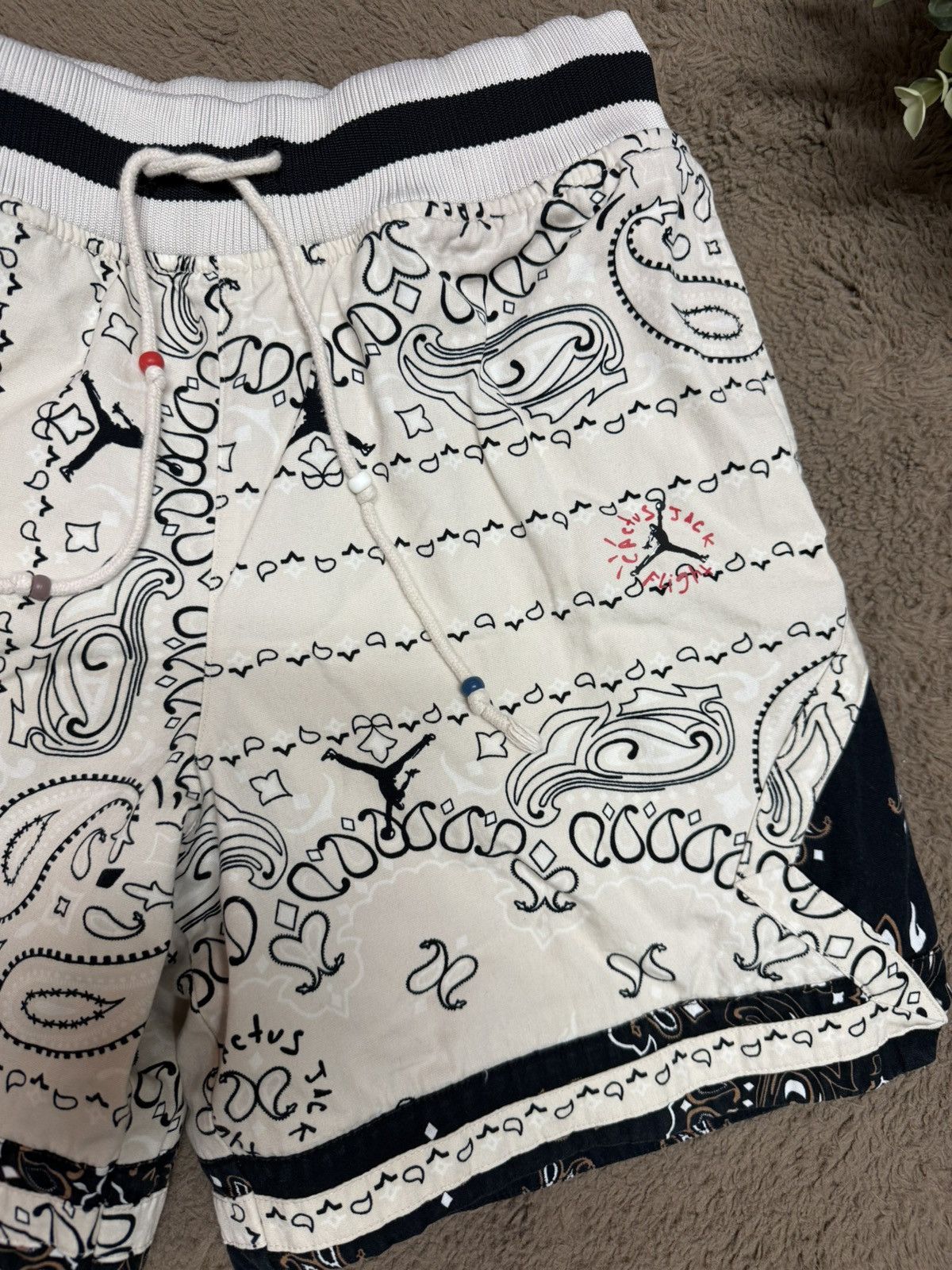 Jordan Brand × Travis Scott Travis Scott x Jordan Paisley Shorts Size US 29 - 2 Thumbnail