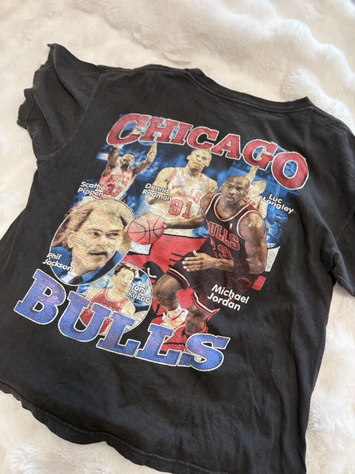 Vintage Vintage 1997 NBA World Champions Chicago Bulls Rap Tee Size US XL / EU 56 / 4 - 13 Thumbnail