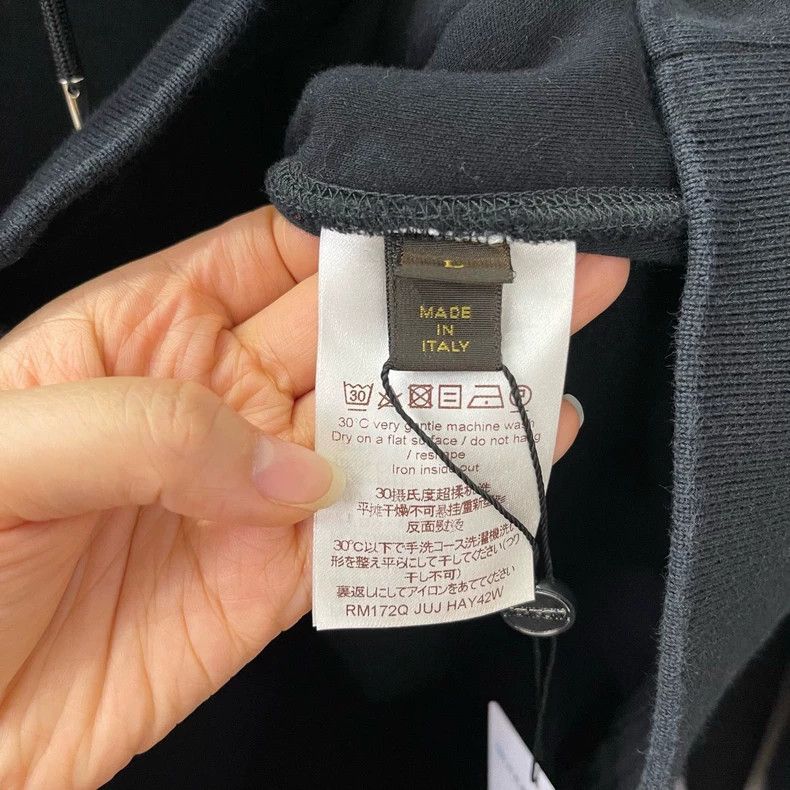 Louis Vuitton Louis Vuitton Solid Hooded Zip Jacket Size US L / EU 52-54 / 3 - 4 Thumbnail