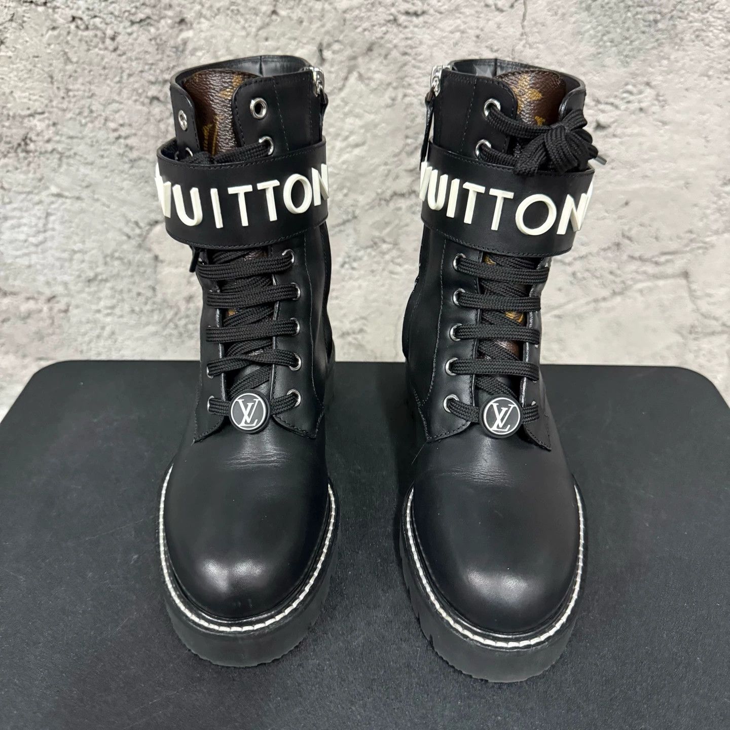 Louis Vuitton lv boots women's 35 Size US 4 / IT 34 - 6 Thumbnail