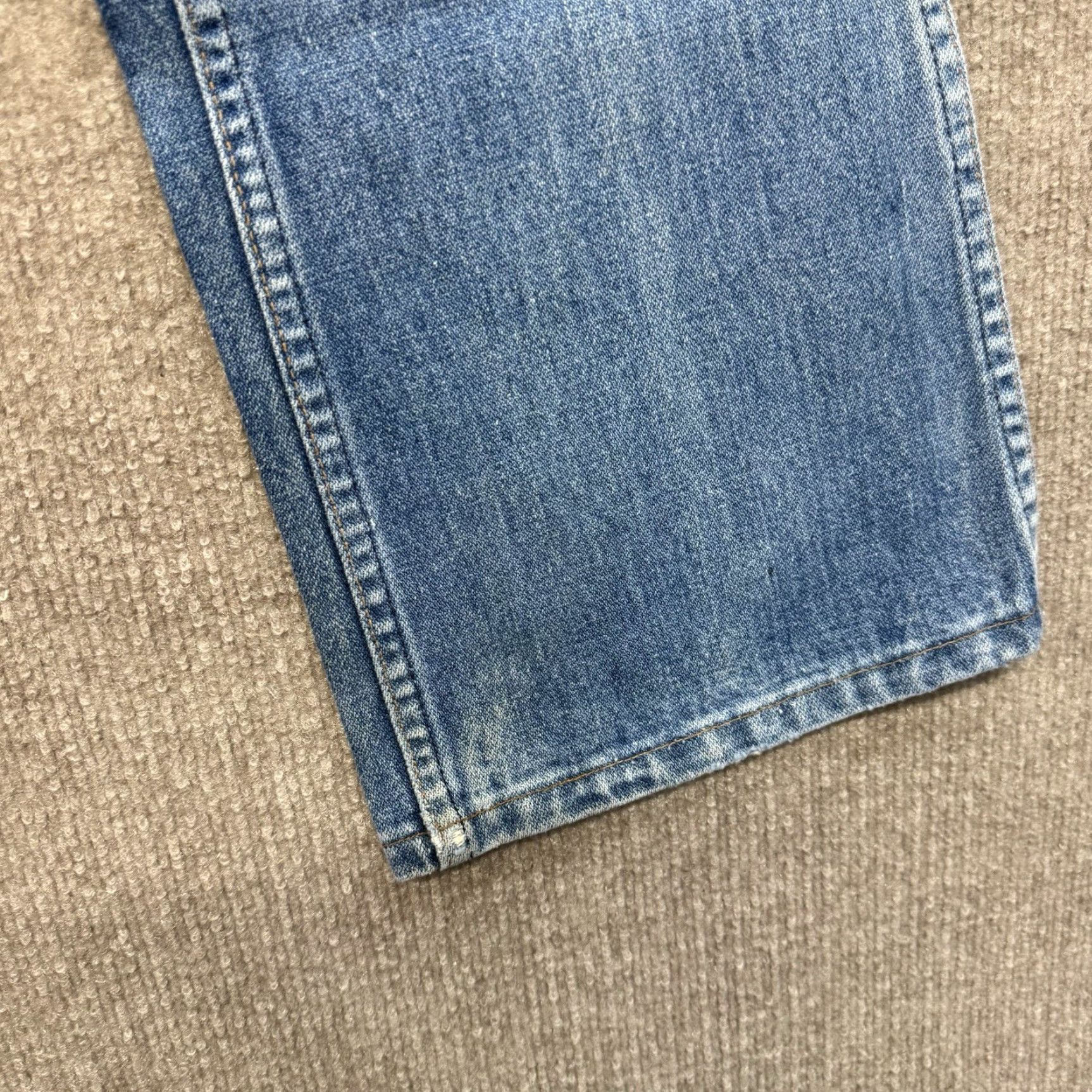 Wrangler VINTAGE Wrangler Jeans Mens 26x29 Denim USA Made Bell Bottom Flared 70s Distressed Pockets Wrangler Retro 945 Jeans Mens Jeans Blue 26x29 Size US 26 / EU 42 - 7 Thumbnail