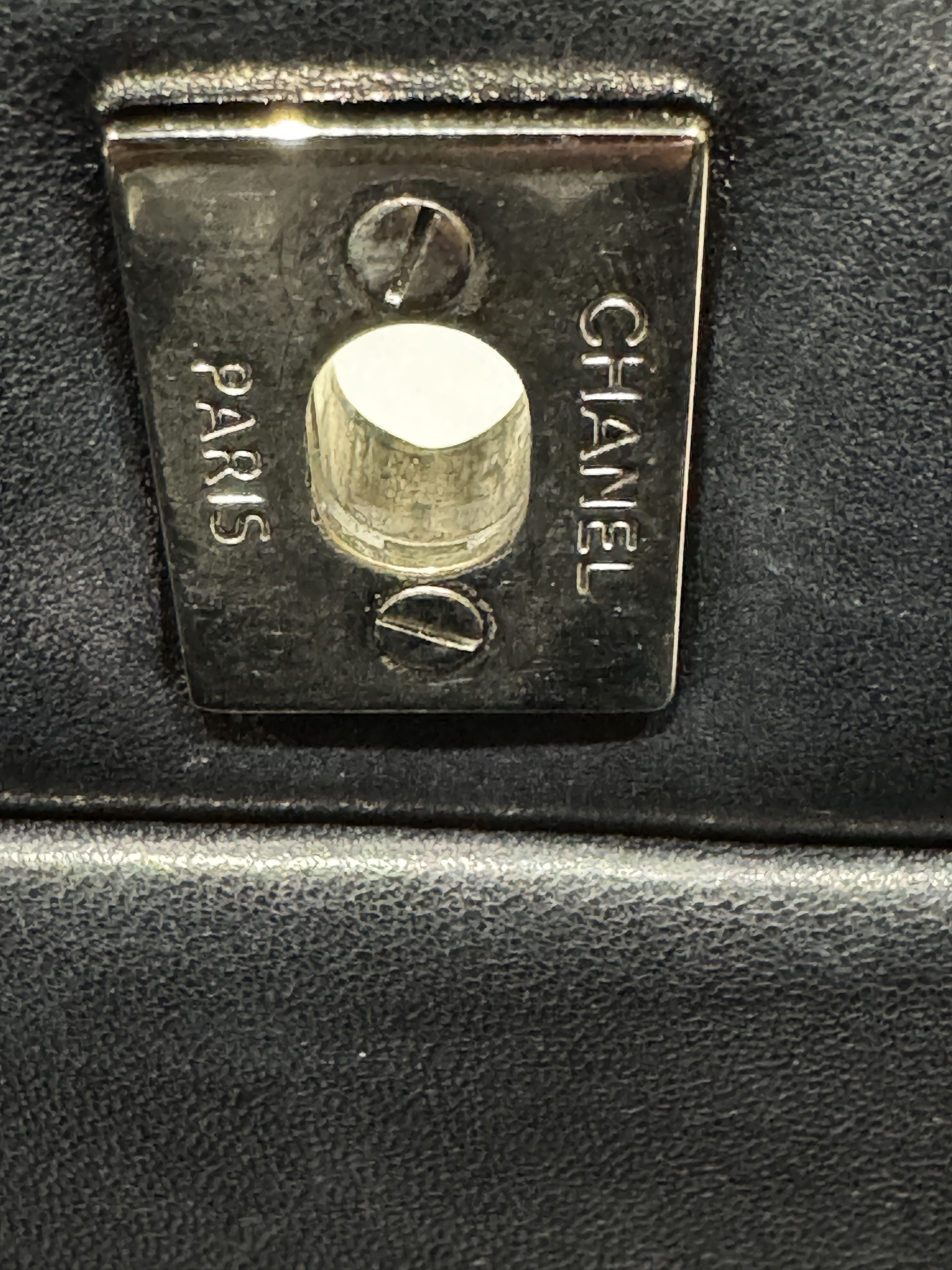 Chanel Black lambskin leather Chanel Timeless bag Size ONE SIZE - 14 Thumbnail
