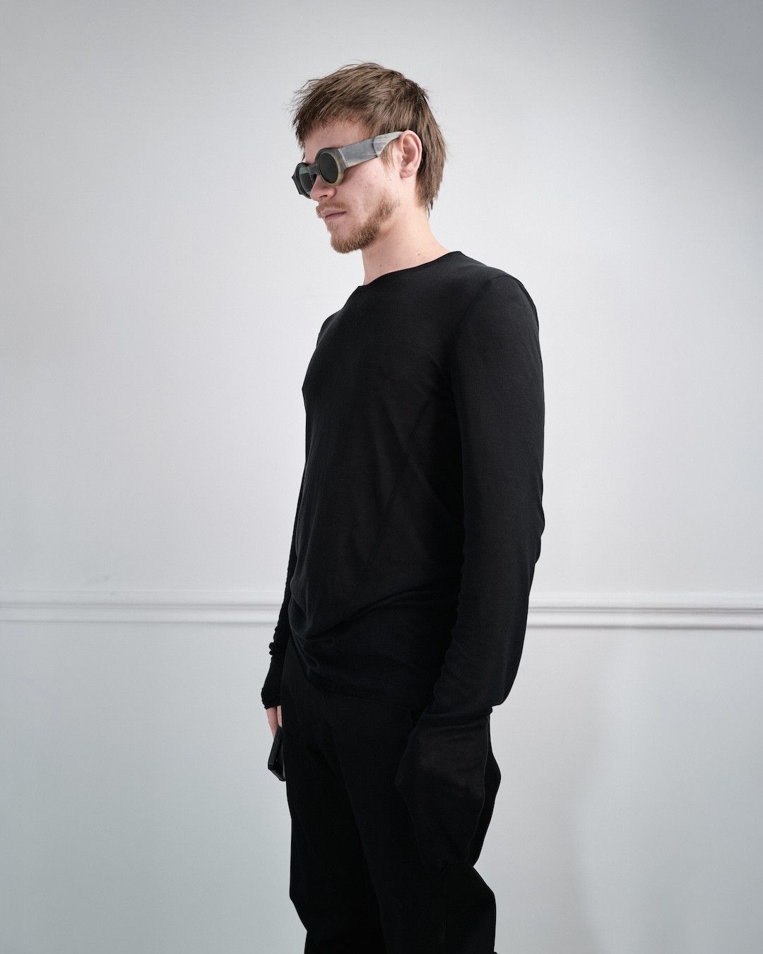 Individual Sentiments ASSYMETRIC TWISTED LONGSLEEVE Size US XL / EU 56 / 4 - 8 Thumbnail