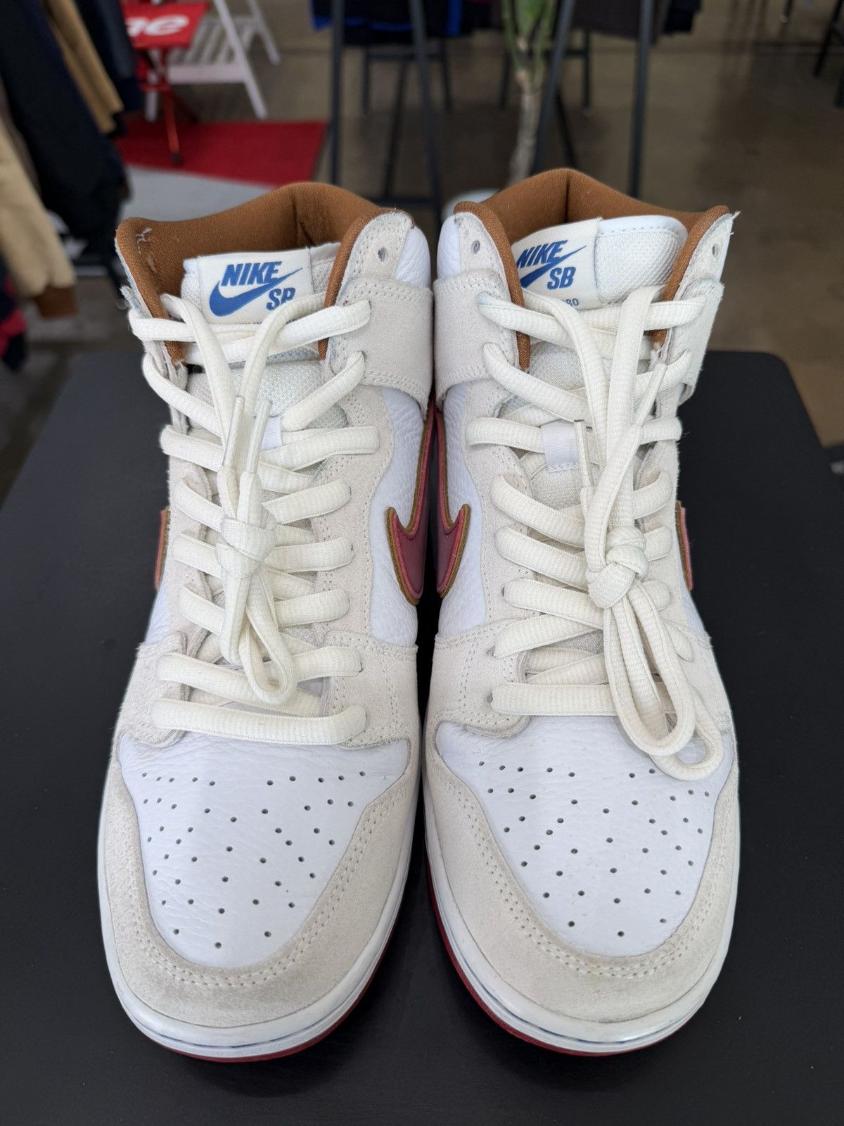 Nike Nike SB Dunk High Sail Bright Crimson Size 9.5 (2020) Size US 9.5 / EU 42-43 - 2 Thumbnail