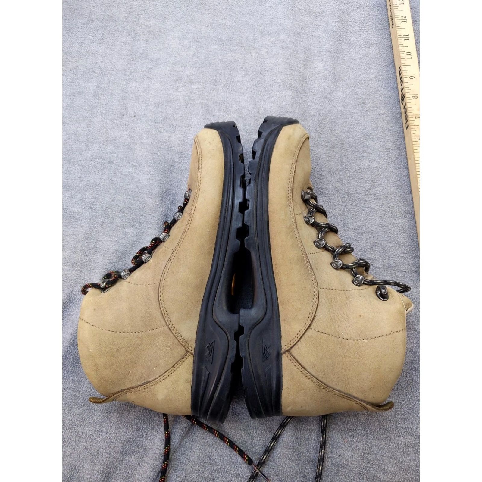 Vibram Montrail Womens 9.5 Beige Nubuck Mid Top Hiking Sneakers Vibram Shoes 41 EU 9.5 41 Size L / US 10 / IT 46 - 7 Thumbnail