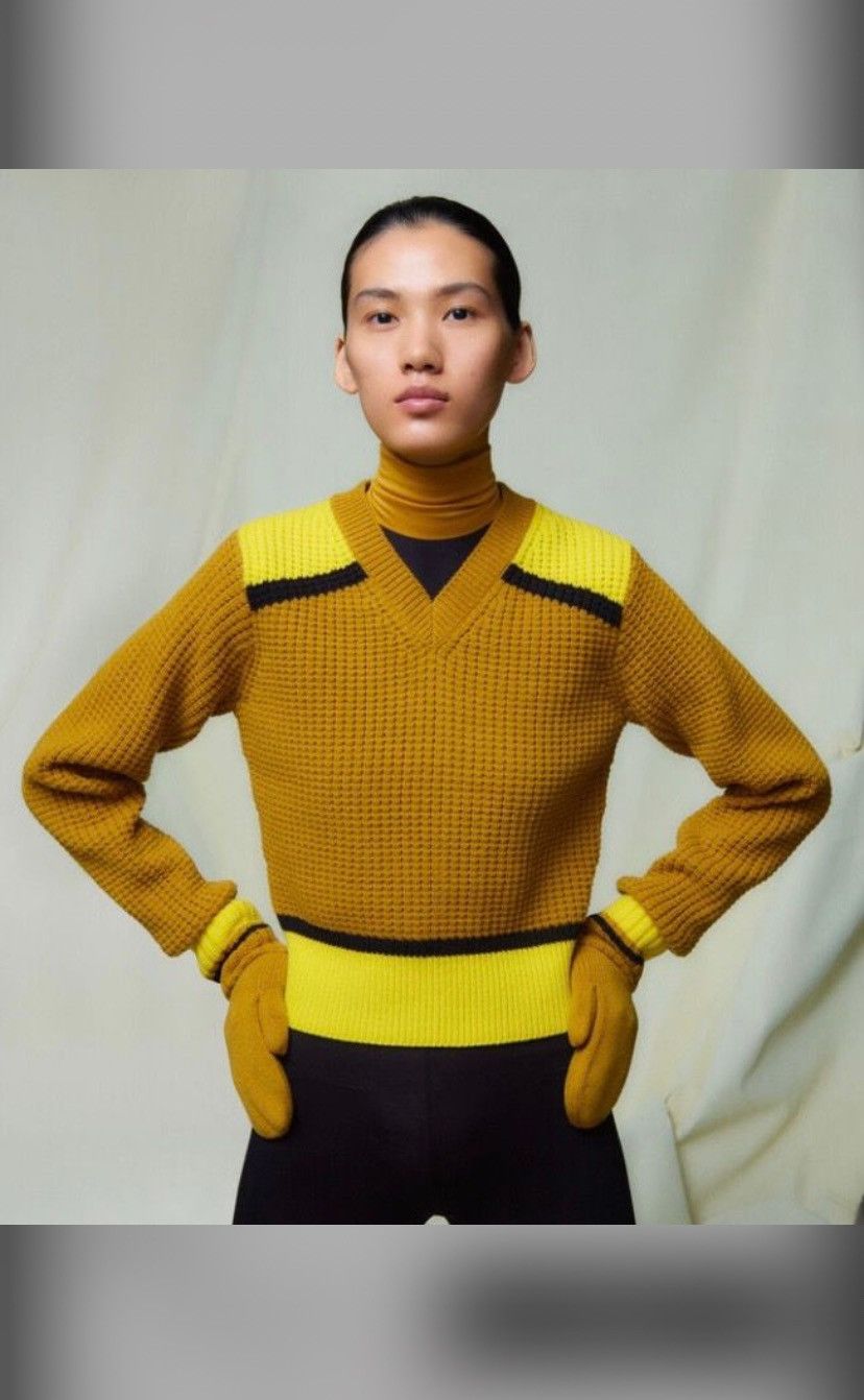 Marni Marni x Uniqlo v neck Knit sweater Size XS / US 0-2 / IT 36-38 - 1 Thumbnail