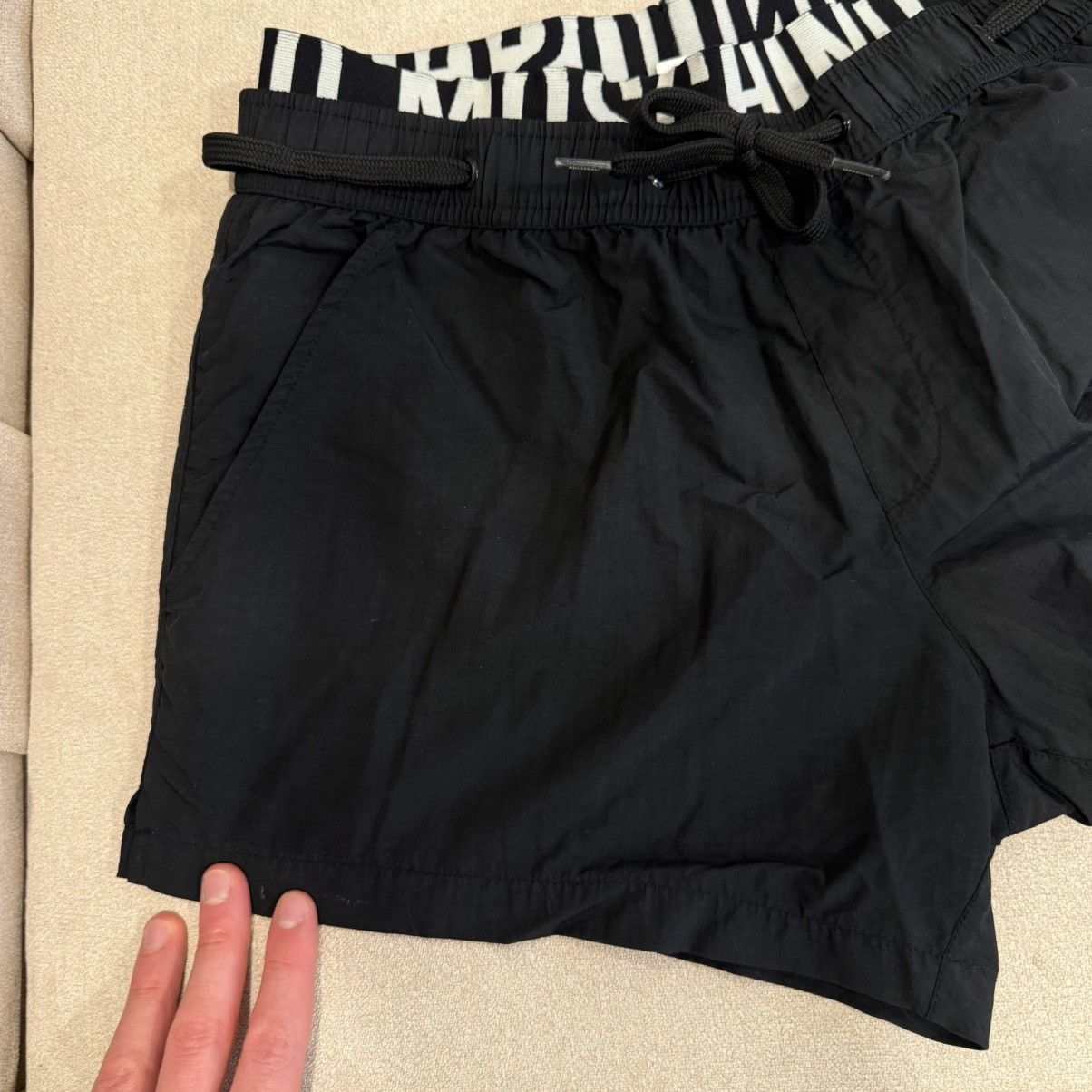 Moschino MOSCHINO Men’s Logo Band Waist Swim Shorts Black Size Small Size US 30 / EU 46 - 3 Thumbnail