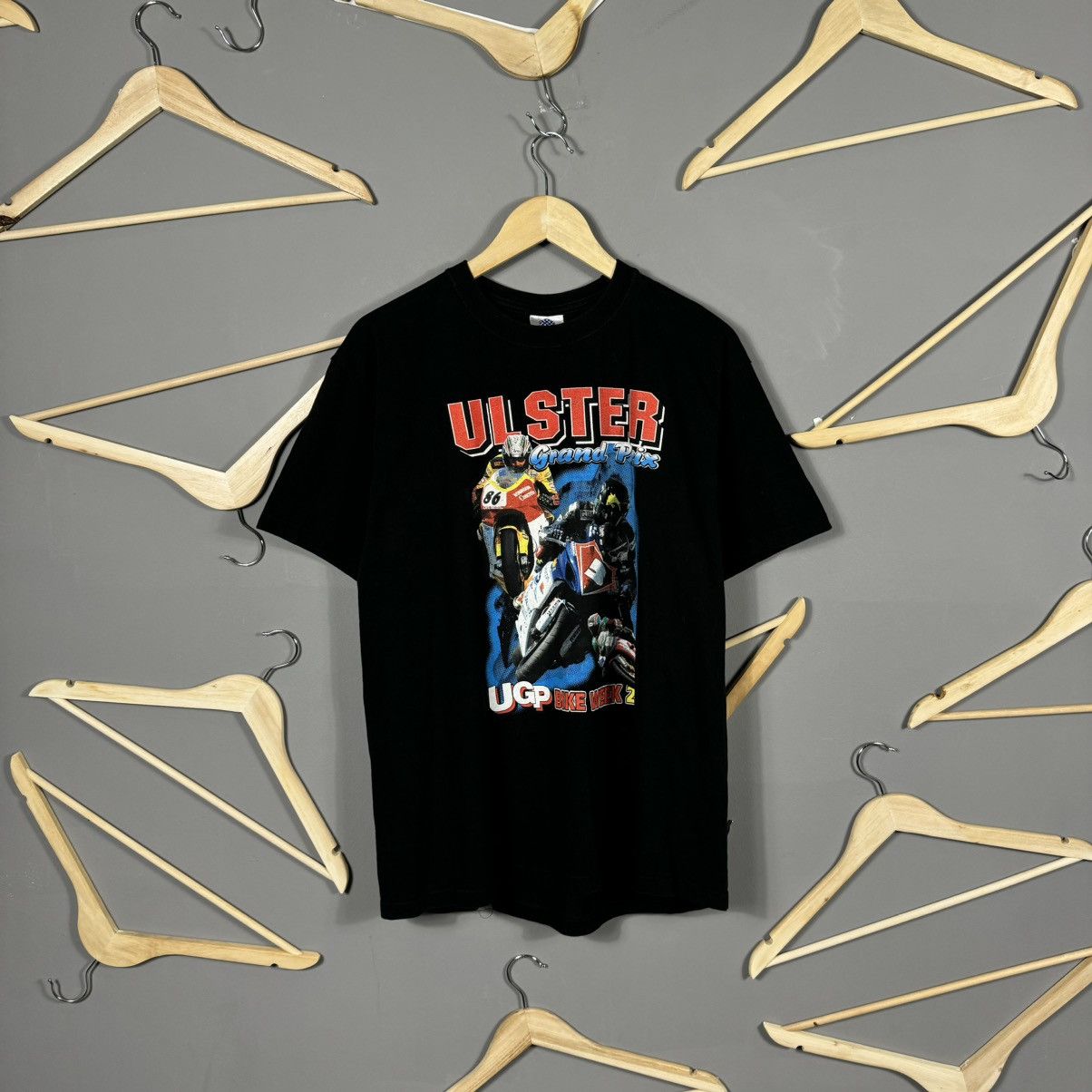 Vintage Vintage 2006 UGP Ulster Grand Prix Bike T-shirt Size US XL / EU 56 / 4 - 1 Thumbnail