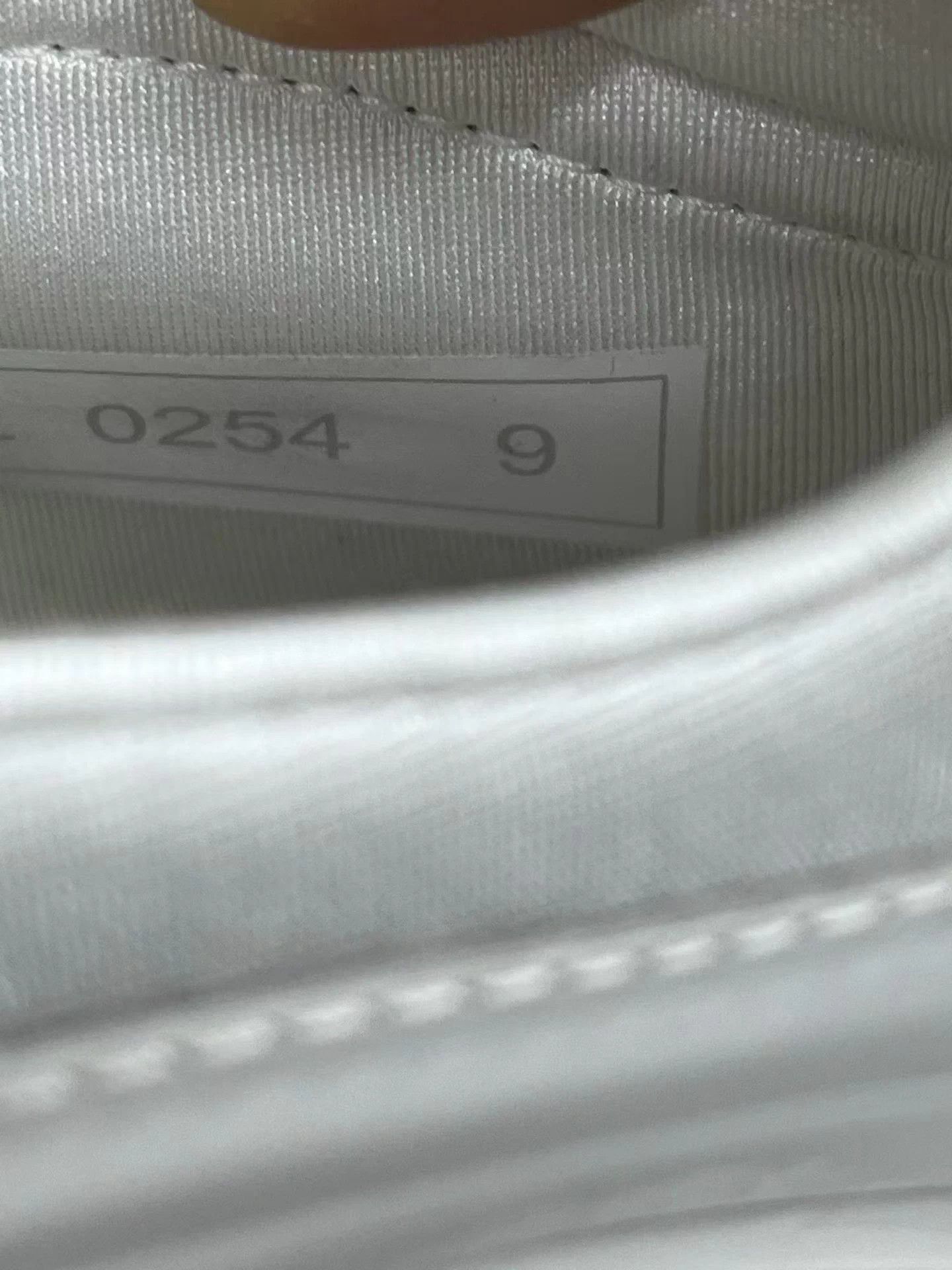 Louis Vuitton LOUIS VUITTON AC Round Toe Low Top Sneakers US9 99N Size US 9 / EU 42 - 7 Thumbnail