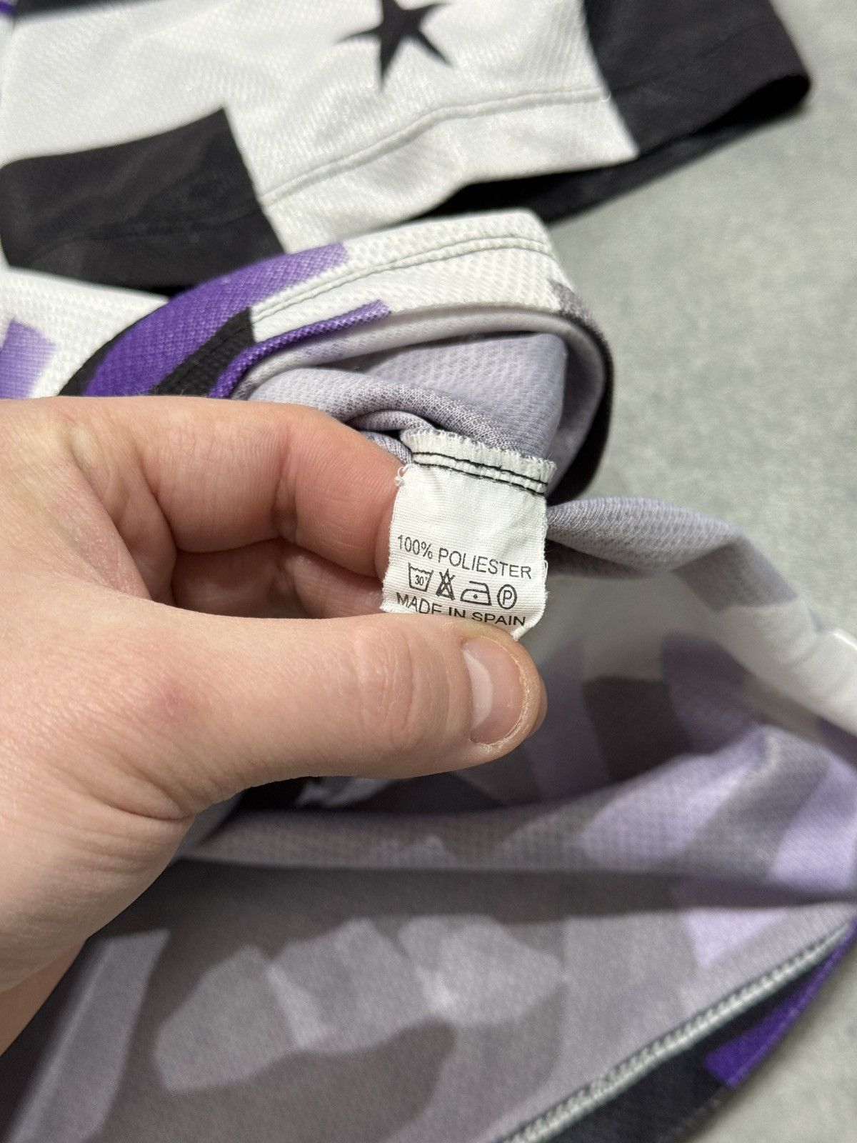 Other 1997/1998 third jersey real madrid x taquy Size M rare Size US M / EU 48-50 / 2 - 8 Thumbnail