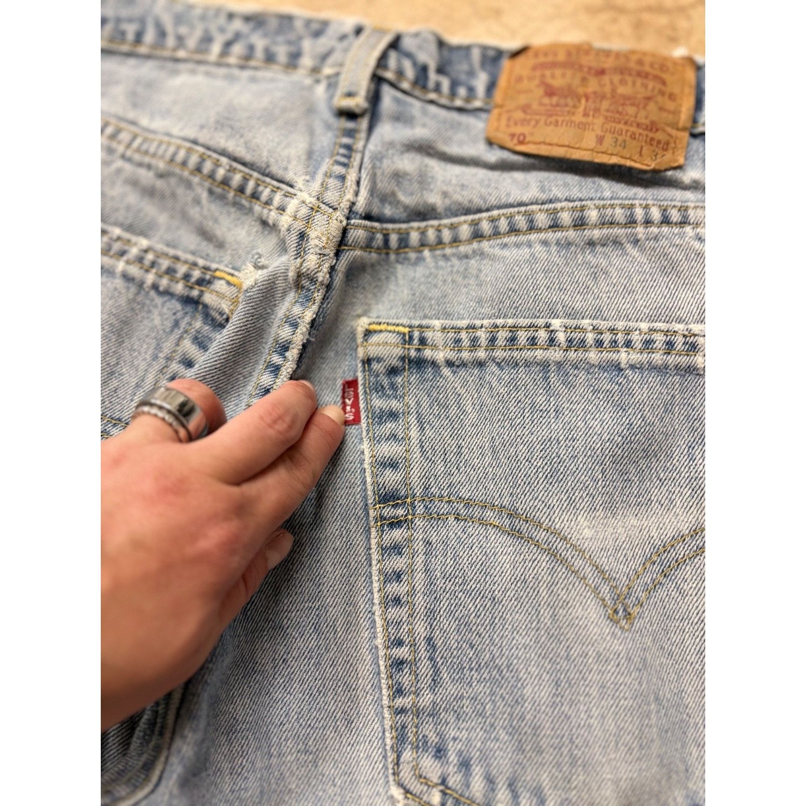 Levi's VTG Levi’s 570 Baggy Fit Jeans 34x34 Light Wash Y2K Size US 34 / EU 50 - 18 Thumbnail