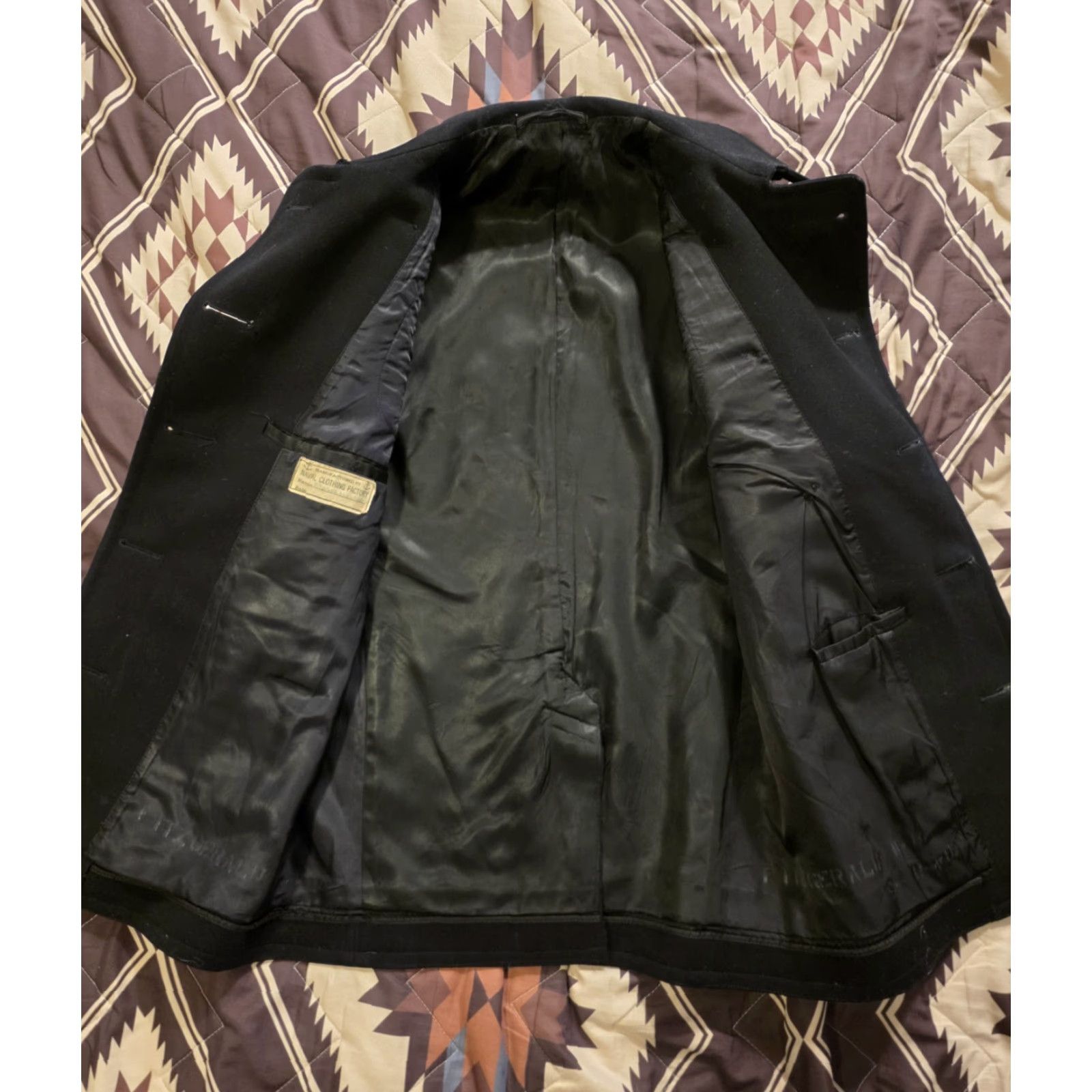 Vintage VINTAGE US NAVY Naval Clothing Factory WWII 40s Wool Pea Coat Mens Small 36R Black Wool Pea Coat USA Nautical Classic Vintage Coat Mens Small 34R Size US S / EU 44-46 / 1 - 3 Thumbnail
