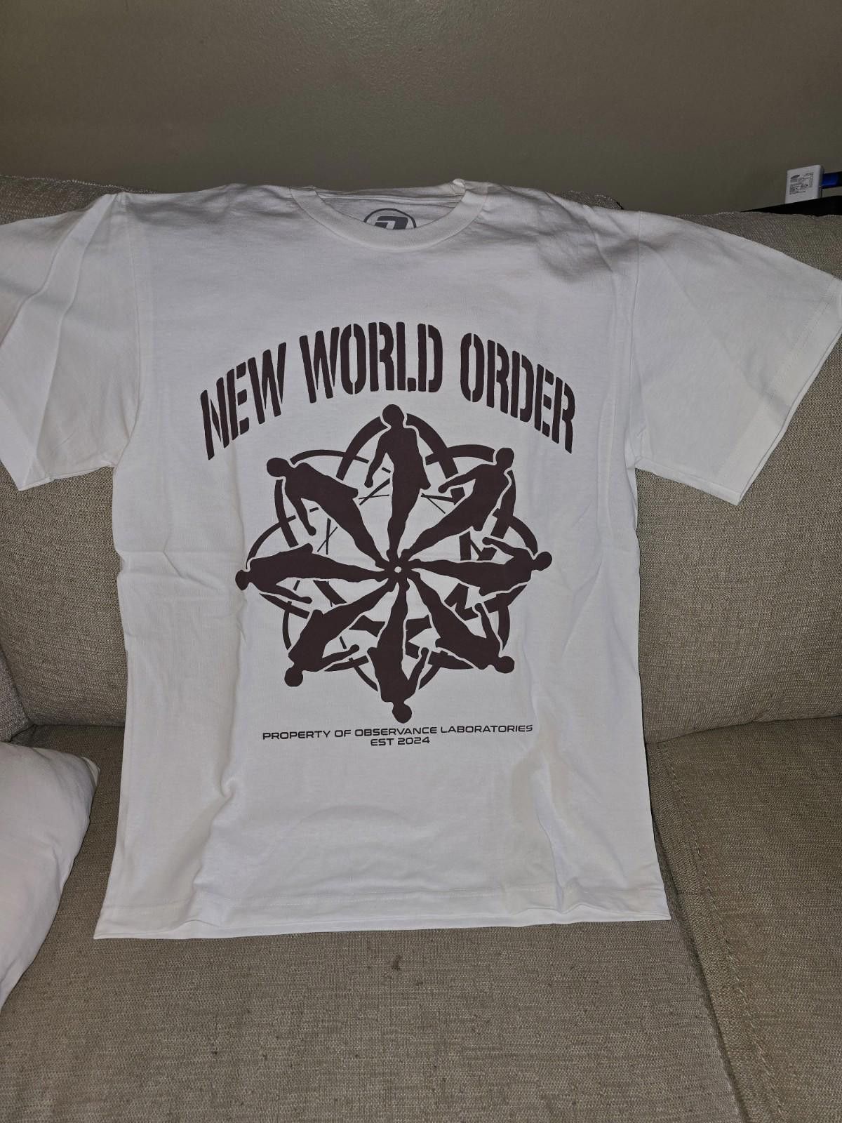 Designer Observance Auto Shop White Large NWOT XL Size US XL / EU 56 / 4 - 1 Thumbnail