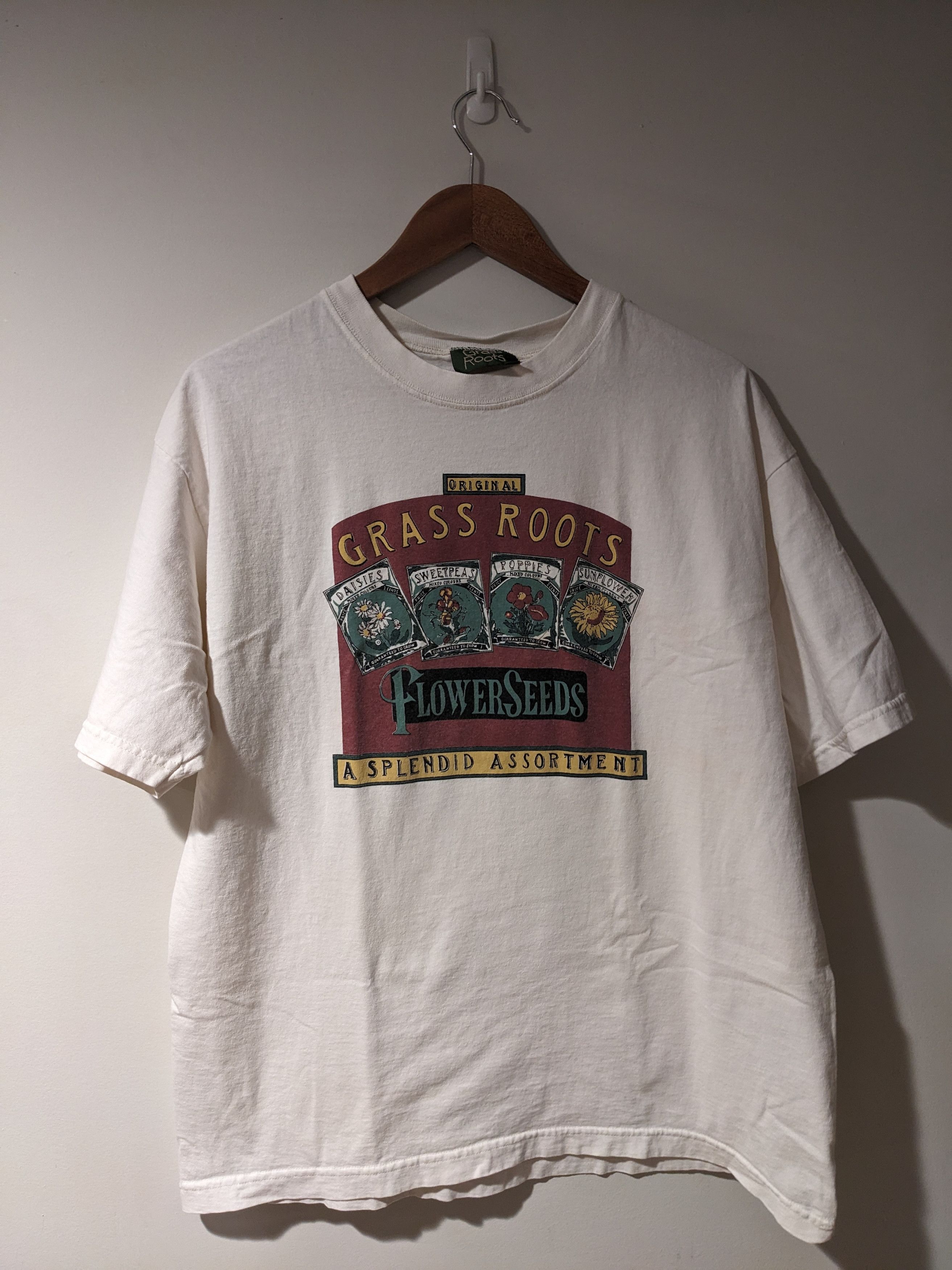 Vintage Vintage 90s Grass Roots Flower Seeds Assortments T-Shirt Size US L / EU 52-54 / 3 - 1 Thumbnail