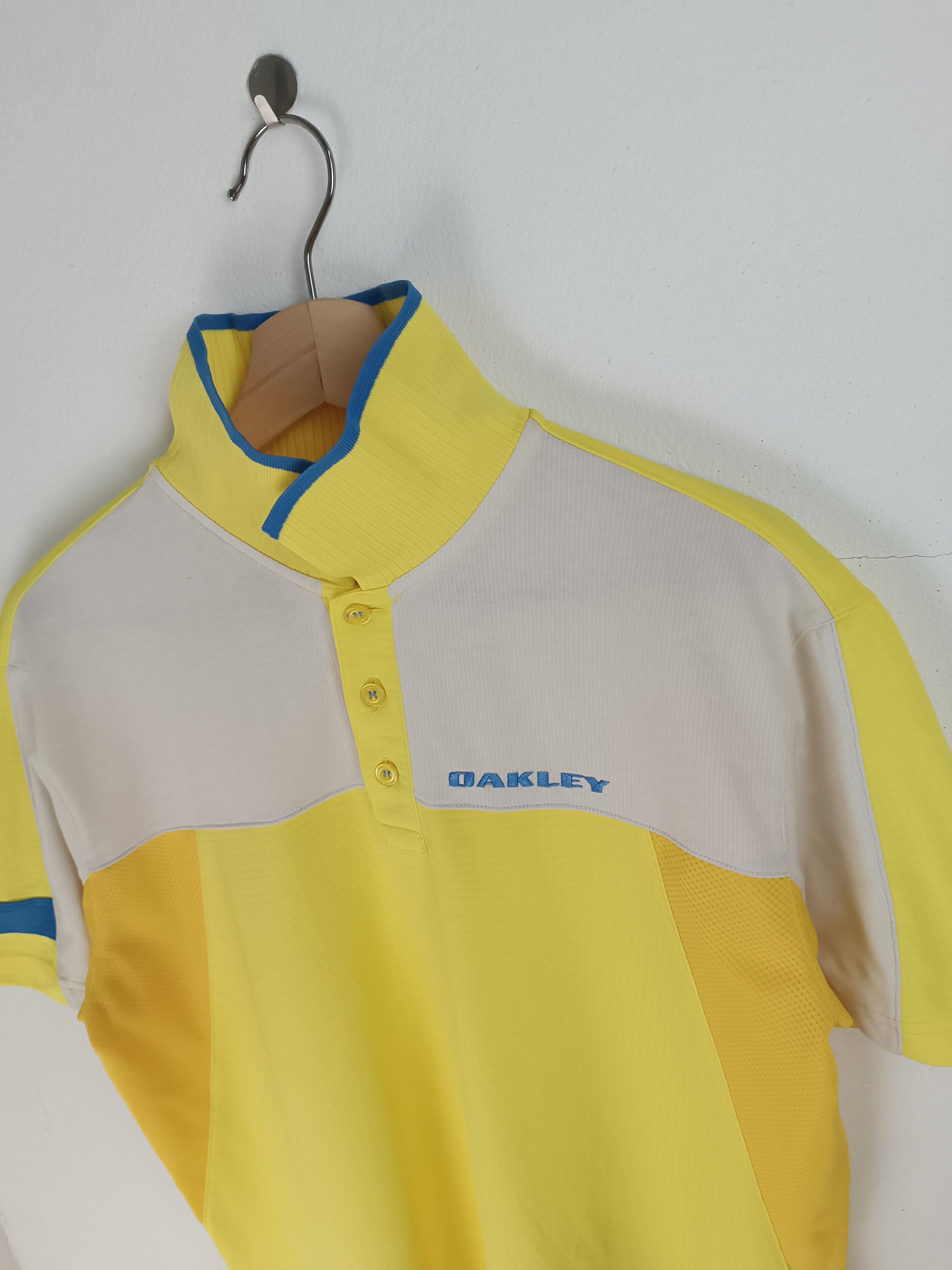 Oakley VINTAGE Y2K OAKLEY POLO GORPCORE TECHWEAR VERY RARE Size US L / EU 52-54 / 3 - 7 Thumbnail