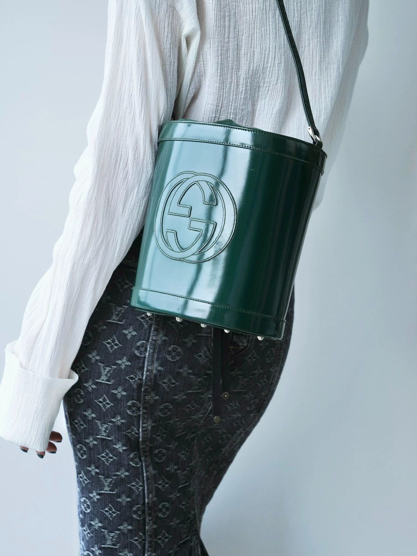 Gucci Vintage Gucci GG Rare Olive Green Leather Bucket Bag Size ONE SIZE - 6 Thumbnail