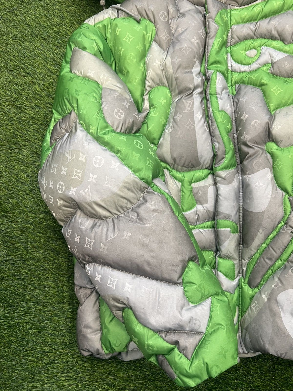 Louis Vuitton Louis Vuitton x KidSuper Patchworked Portrat Puffer Jacket Size US L / EU 52-54 / 3 - 3 Thumbnail