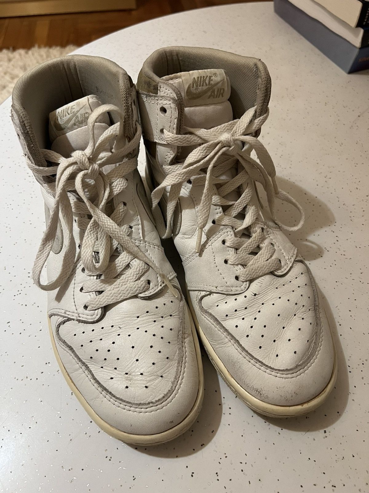Nike 1985 Jordan 1 Neutral/Natural Grey Size US 9.5 / EU 42-43 - 2 Thumbnail
