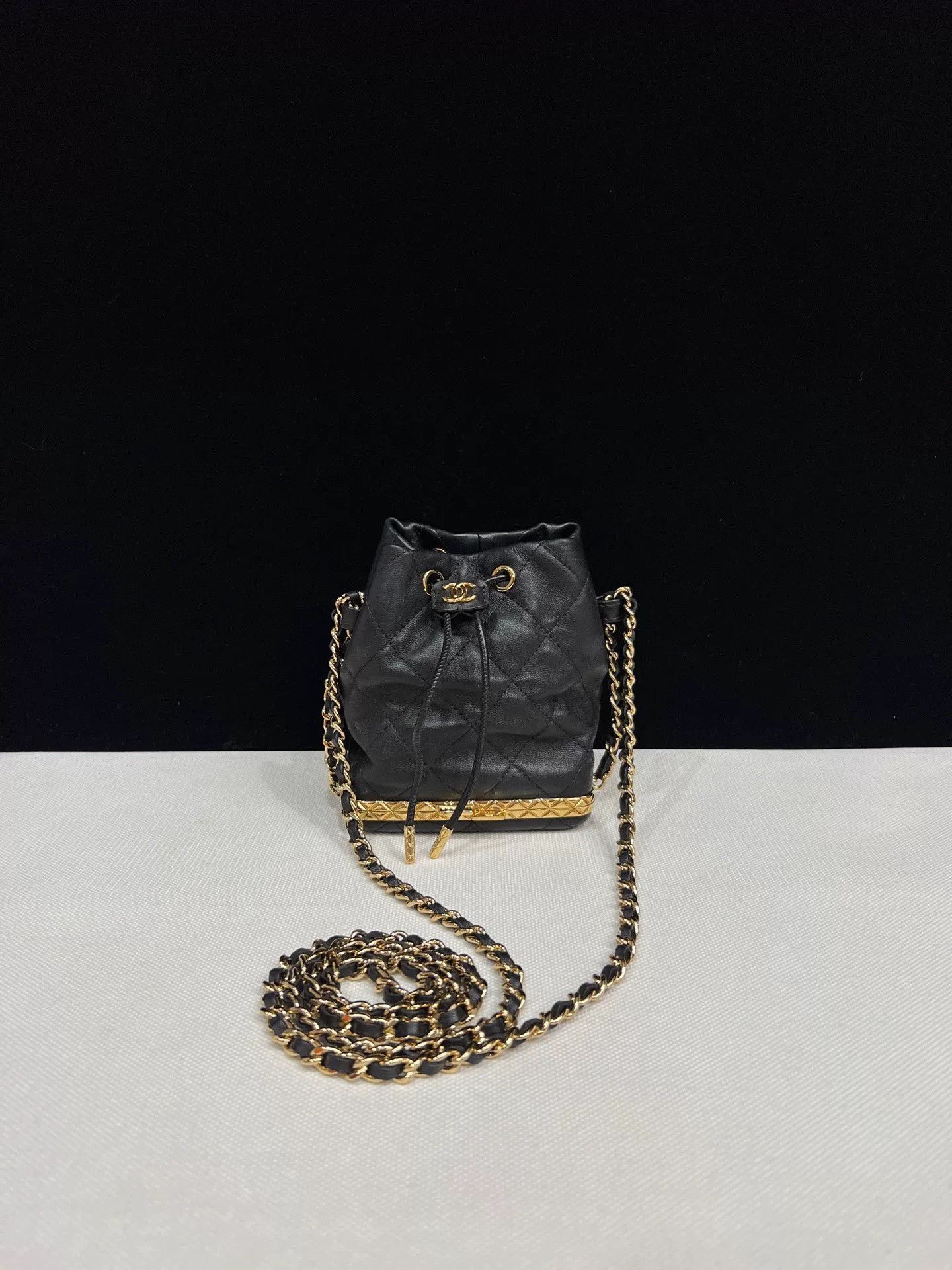 Chanel Pre-loved Bag Very good condition Size ONE SIZE - 1 Thumbnail