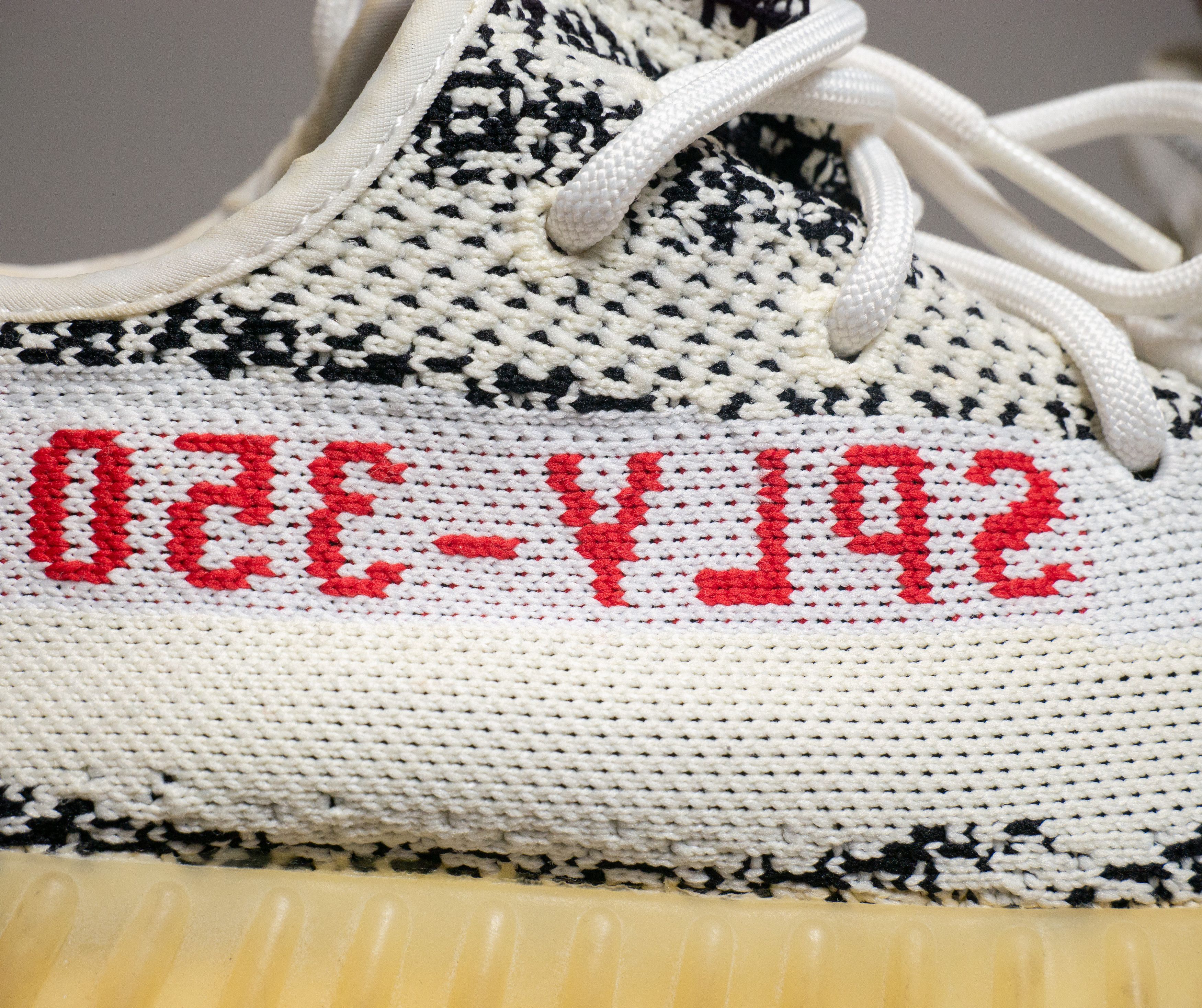 Adidas × Kanye West Very Rare Adidas Yeezy 350v2 Zebra OG First Release 2017 Size US 12.5 / EU 45-46 - 6 Thumbnail