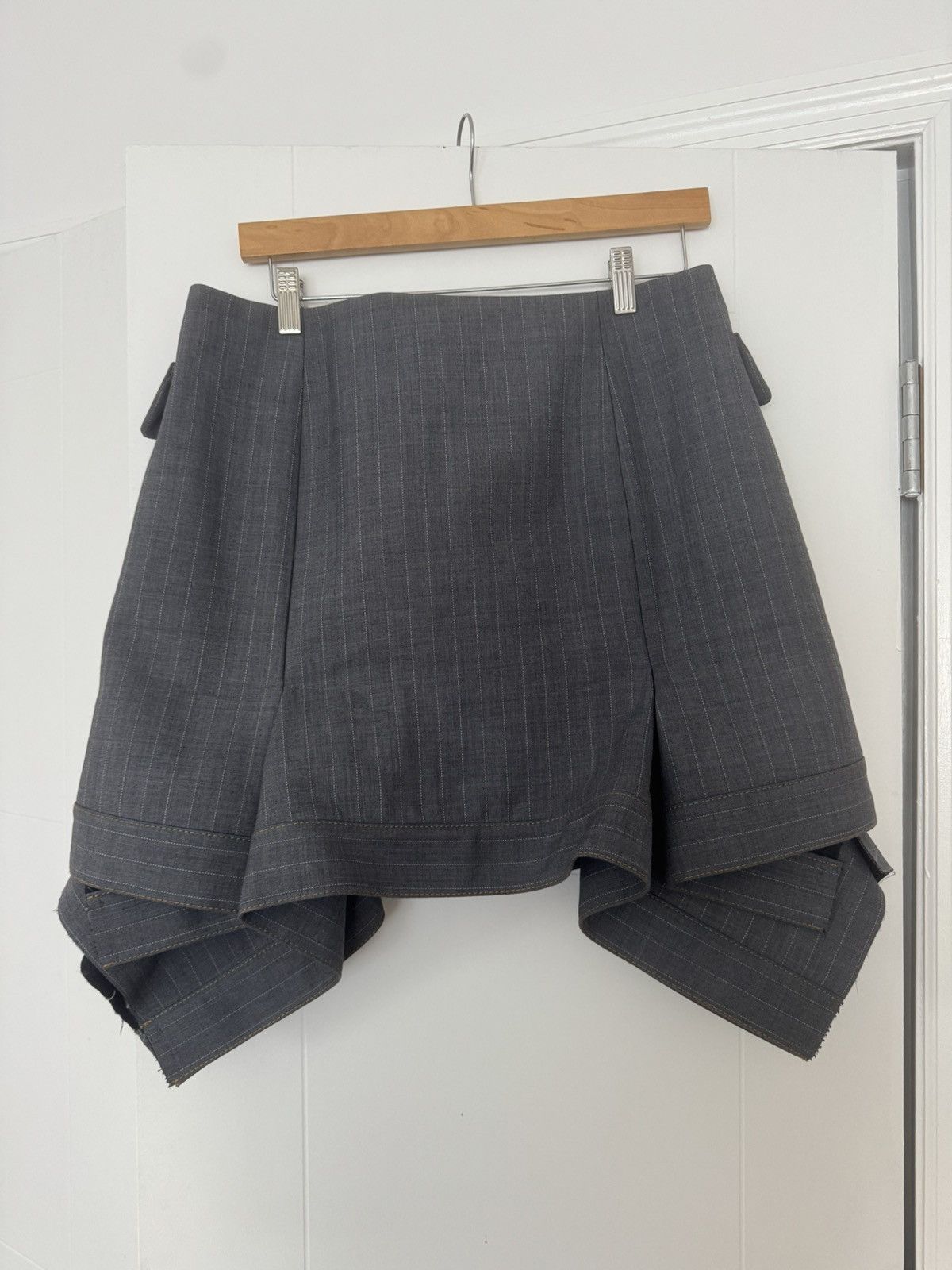 Sacai Sacai gray stripe miniskirt Size 32" / US 10 / IT 46 - 2 Thumbnail