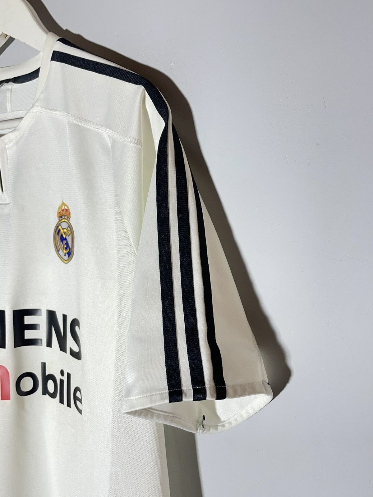 Adidas × Vintage #23 David Beckham Real Madrid Adidas 2003/04 Home Jersey Size US XL / EU 56 / 4 - 5 Thumbnail