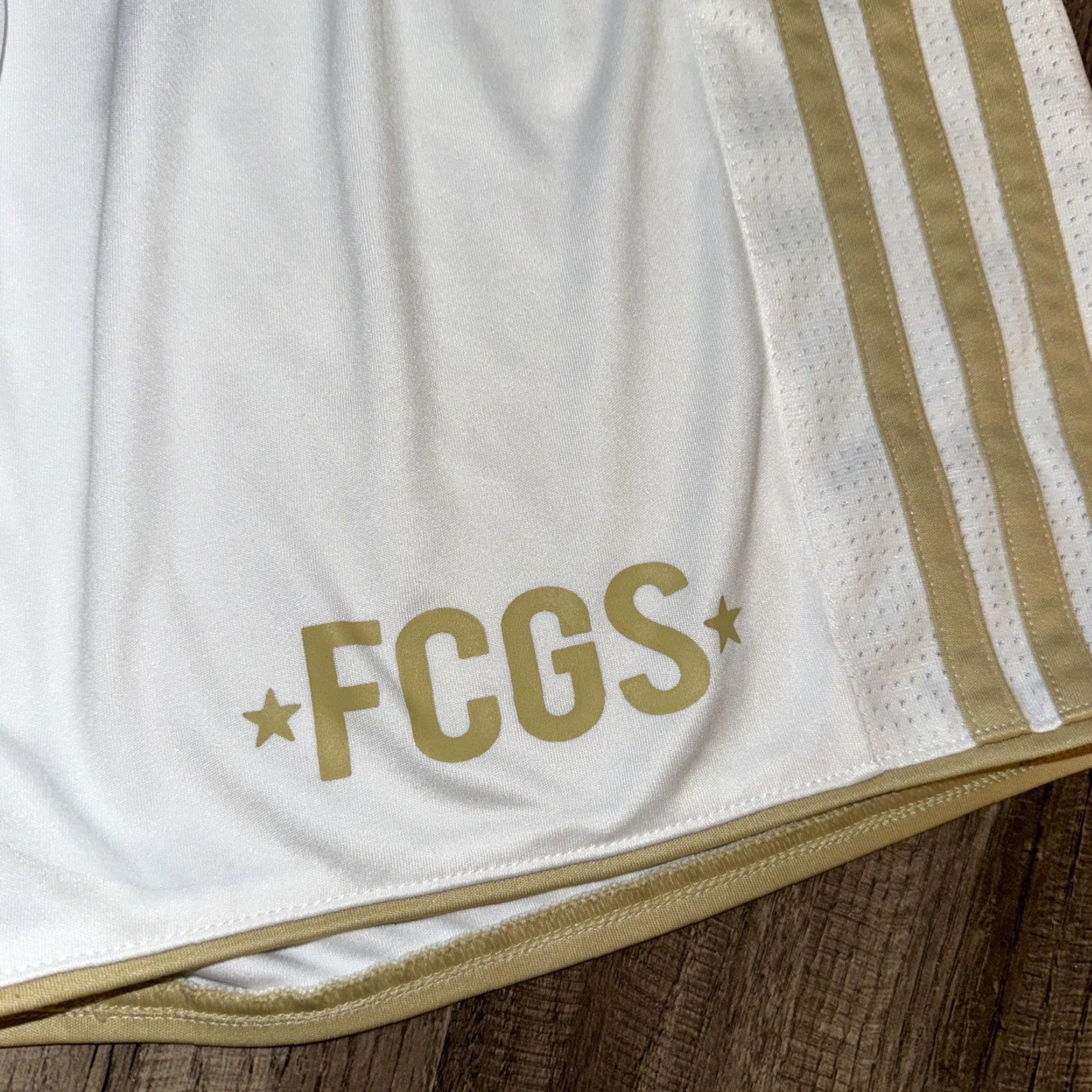 Adidas Adidas Women’s Soccer Shorts Small Size 22 White And Gold Size 28" / US 6 / IT 42 - 2 Thumbnail