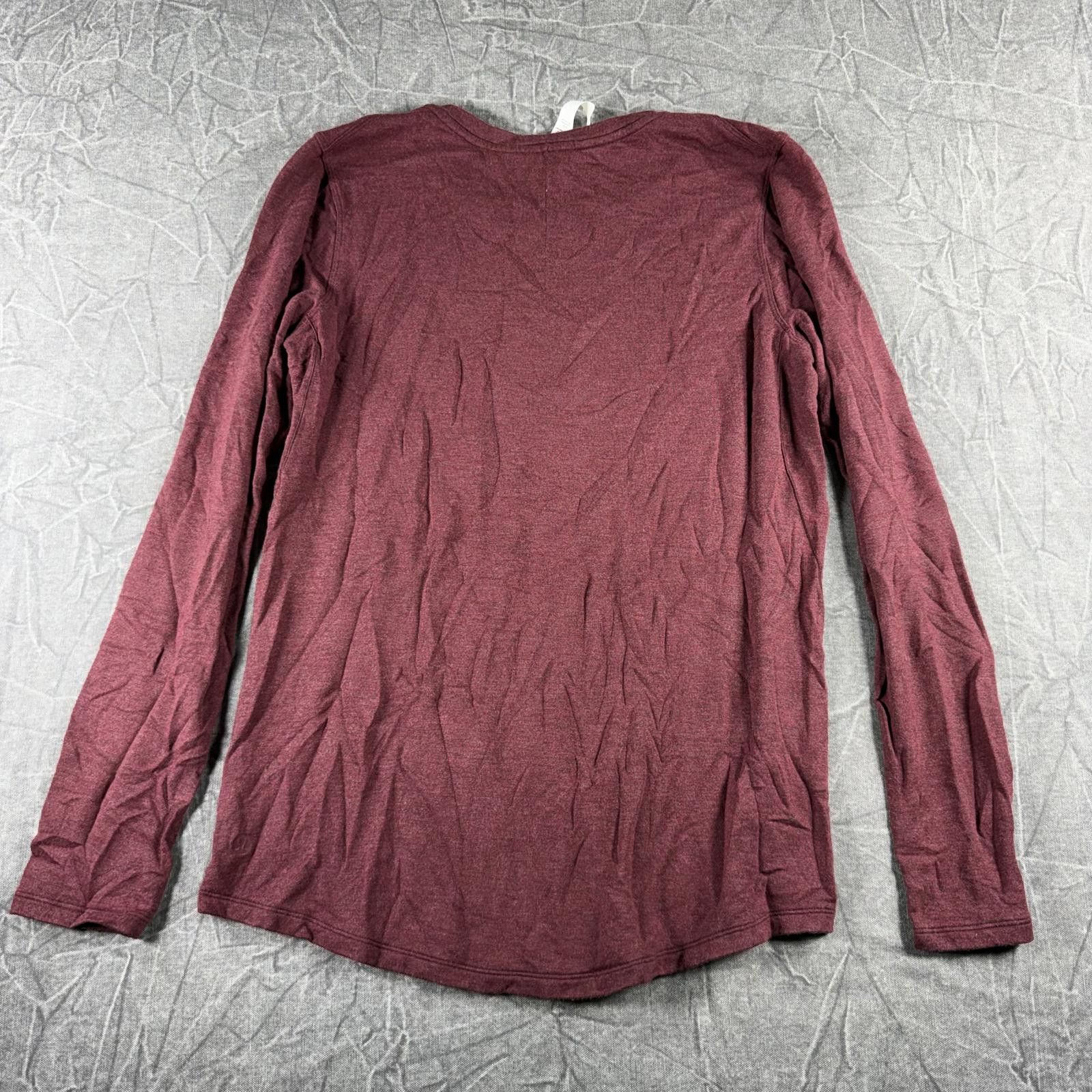 Lululemon Lululemon Shirt Women's 8 Burgundy Long Sleeve Active Size M / US 6-8 / IT 42-44 - 8 Thumbnail