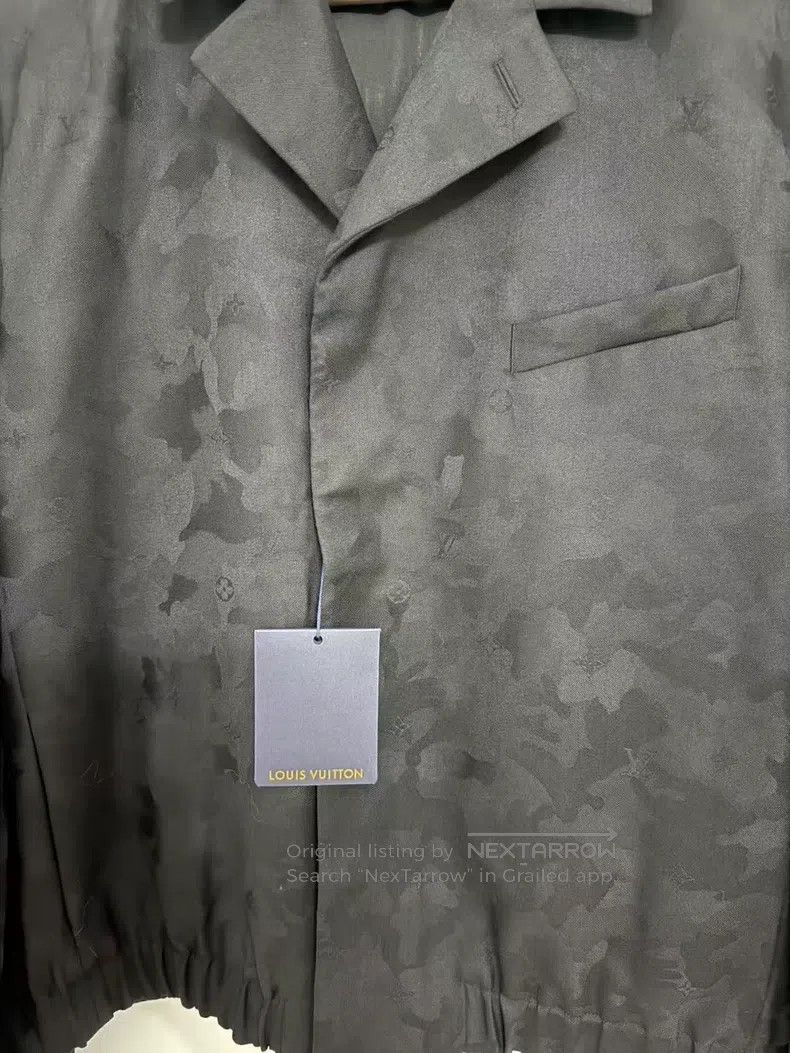 Louis Vuitton Louis Vuitton Black dark print embroidered logo jacket Size US L / EU 52-54 / 3 - 2 Thumbnail