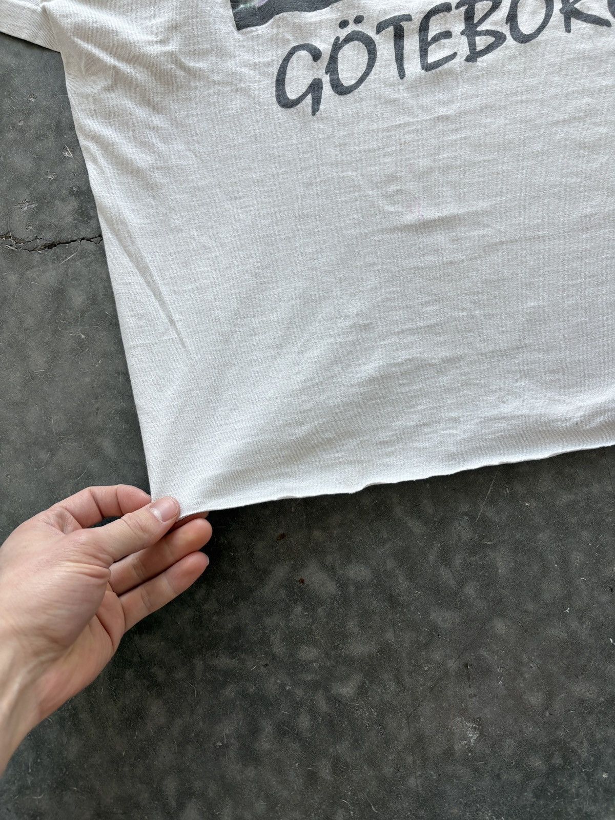 Vintage Vintage 90s Ullevi Goteborg Graphic Tee Boxy Cropped Size US L / EU 52-54 / 3 - 7 Thumbnail