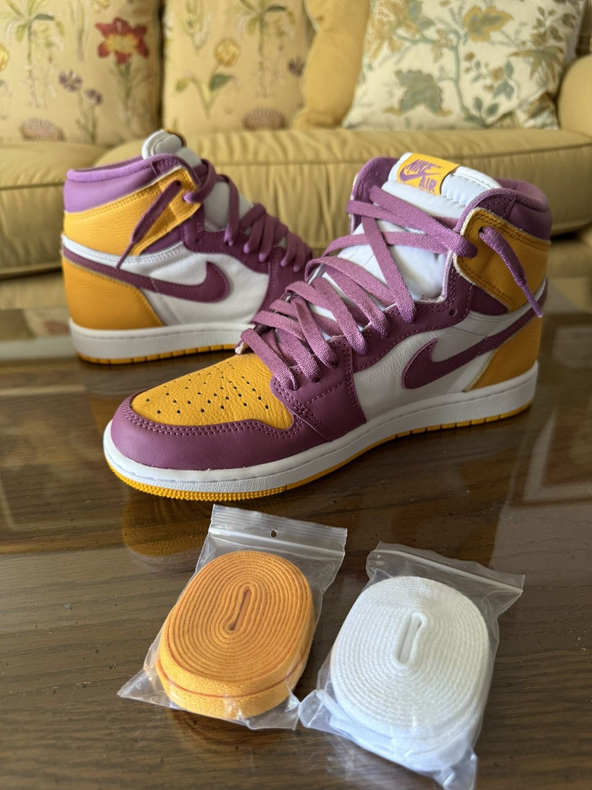 Jordan Brand Jordan 1 high “brotherhood” mauve/ yellow mens 8.5 sneakers Size US 8.5 / EU 41-42 - 2 Thumbnail