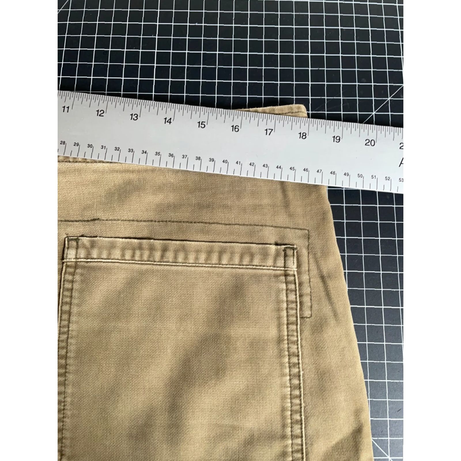 Abercrombie & Fitch VINTAGE Abercrombie & Fitch Cargo Shorts Men L Beige 36 x 10 Button Fly Fatigues Size US 33 - 5 Thumbnail