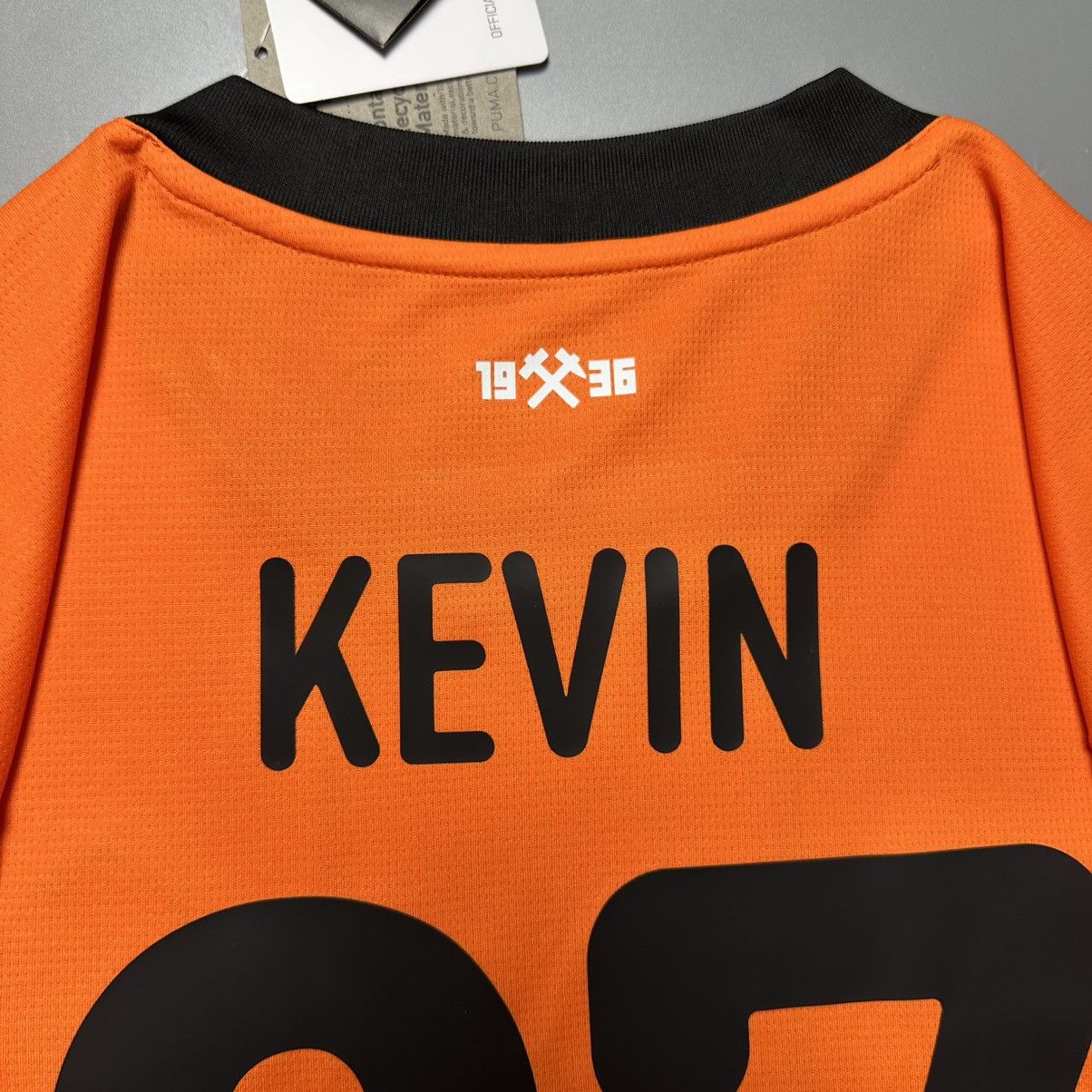 Puma NWT SHAKHTAR PUMA 2024/2025 FOOTBALL HOME JERSEY #37 KEVIN Size US L / EU 52-54 / 3 - 12 Thumbnail