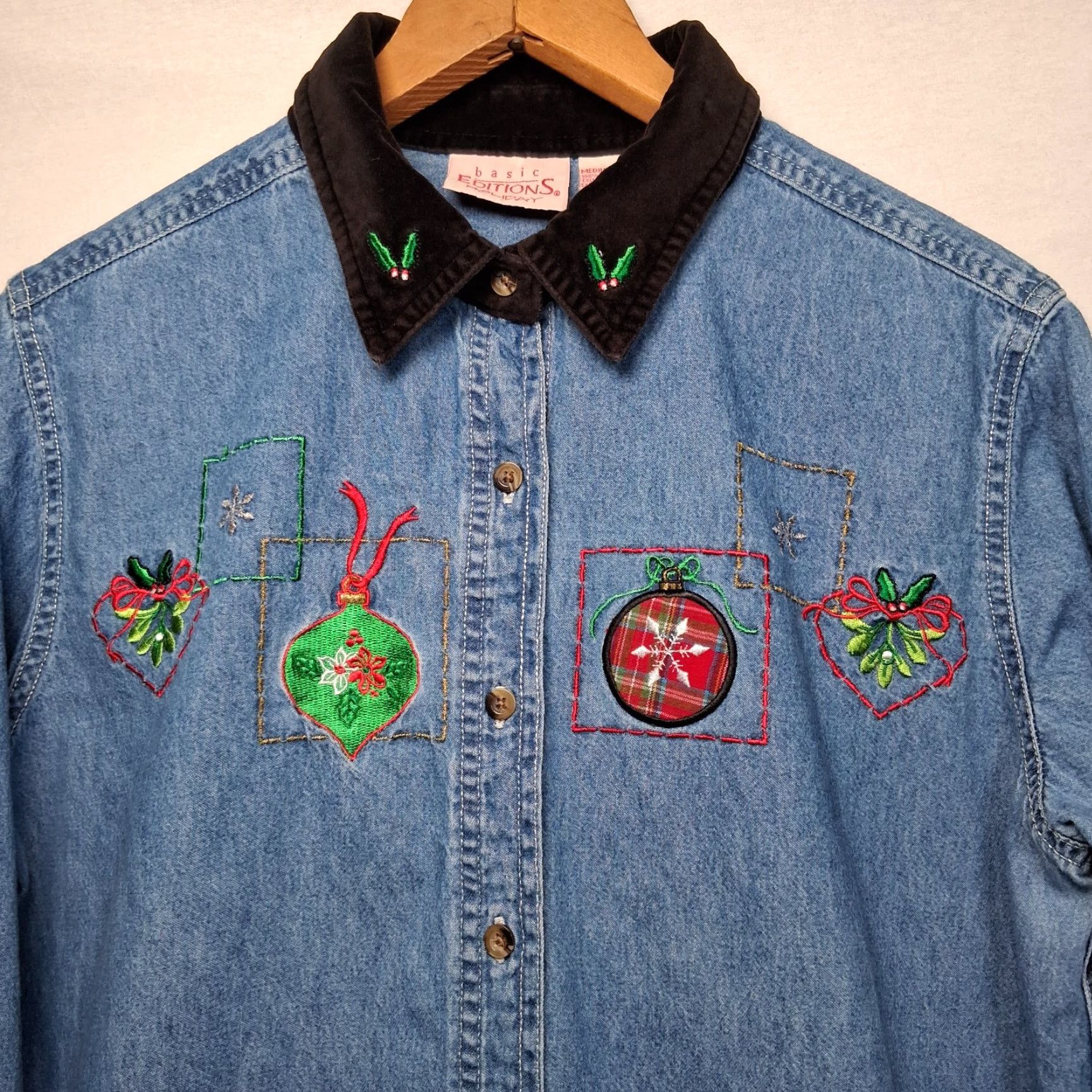 Basic Editions VINTAGE Basic Editions Christmas Shirt Denim Chambray Button-Up Women M Blue Christmas Ornaments Embroidered Velvet Collar 90s Holiday Shirt Womens M Size M / US 6-8 / IT 42-44 - 2 Thumbnail