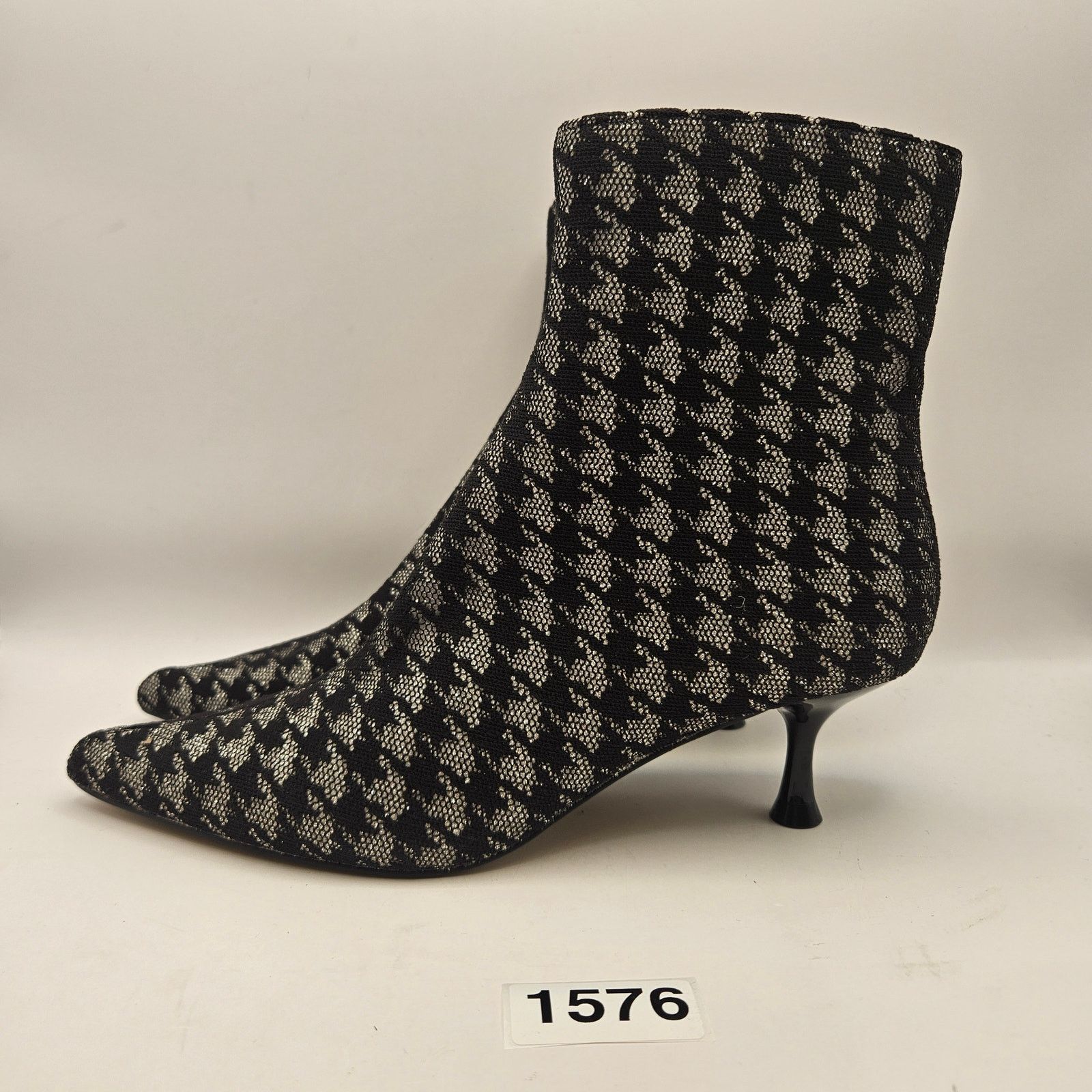 Betsey Johnson BETSEY JOHNSON WOMEN'S 6.5 PARKKER POINTED TOE HEELED BOOTIE Size US 6.5 / IT 36.5 - 2 Thumbnail