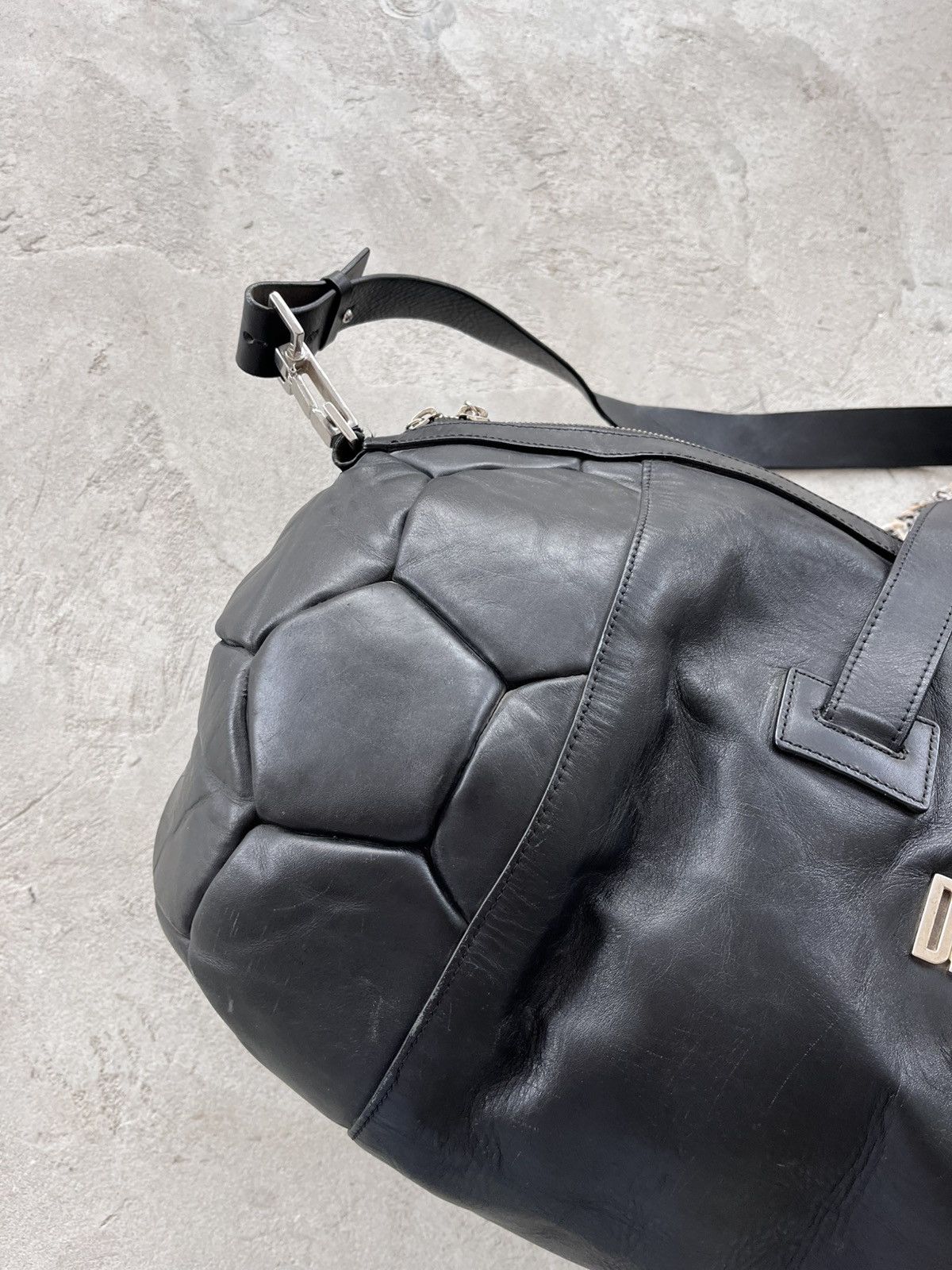 Dirk Bikkembergs Archive Dirk Bikkembergs FW 2007 Rare Leather Football Bag Size ONE SIZE - 8 Thumbnail