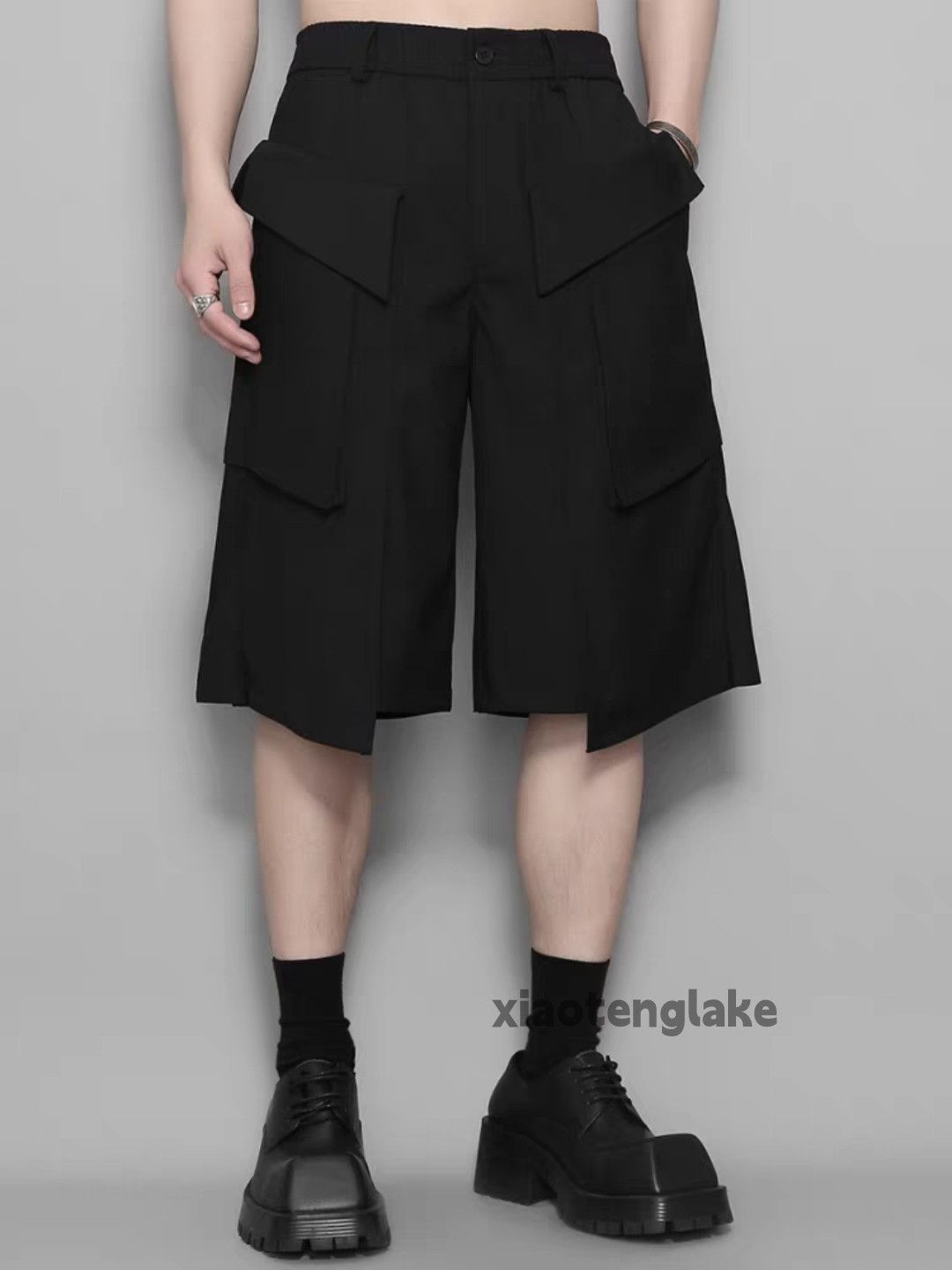 Designer Unisex utility punk yuppie loose baggy cargo shorts Size US 28 / EU 44 - 1 Thumbnail