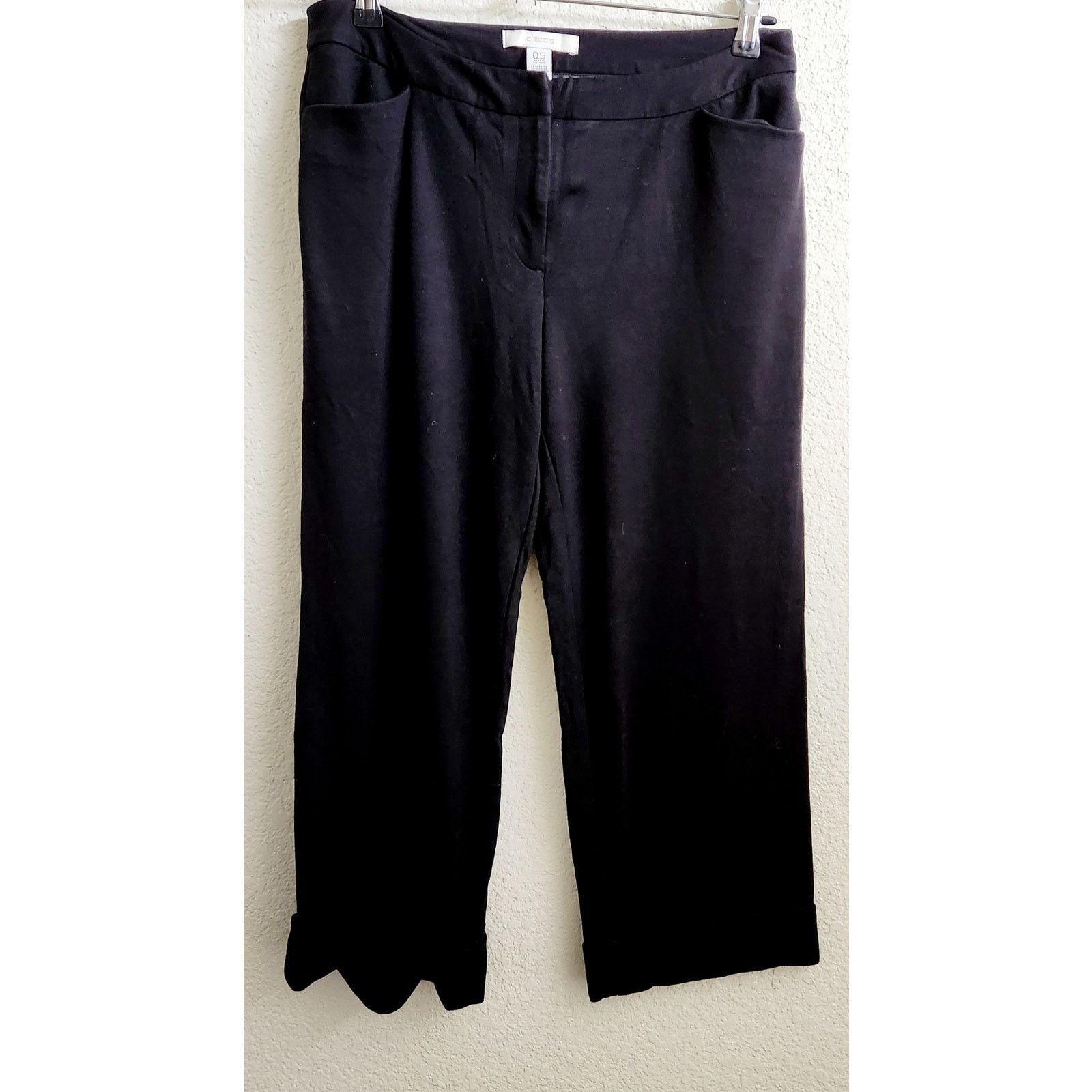 Other Chico's Black Flat Front Cropped Pants .5 XS Slashed Pockets Size 30" / US 8 / IT 44 - 1 Thumbnail