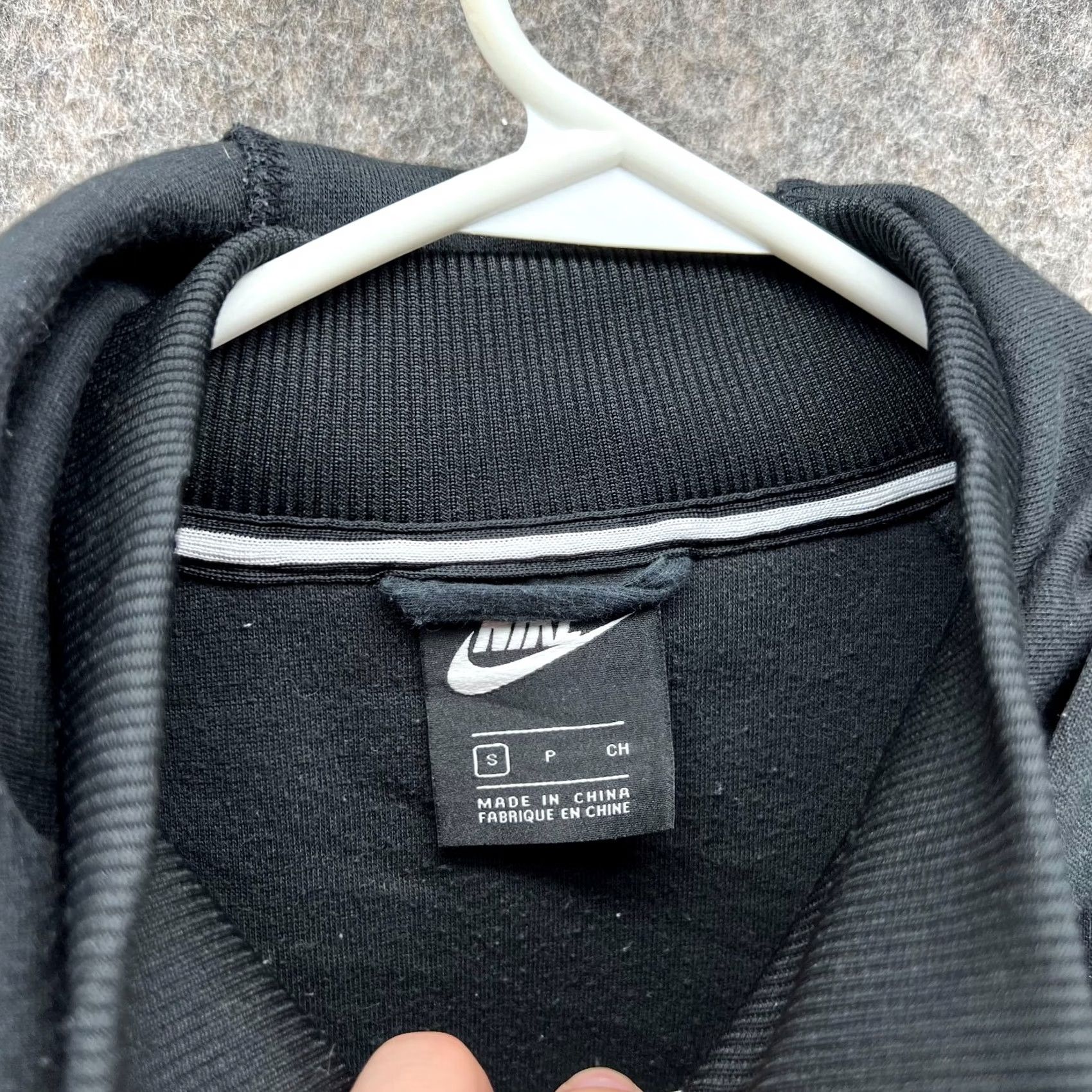 Nike VINTAGE Nike Hoodie Womens S Black Sweater Women Sportswear Full Zip Jacket Swoosh VTG Size S / US 4 / IT 40 - 4 Thumbnail