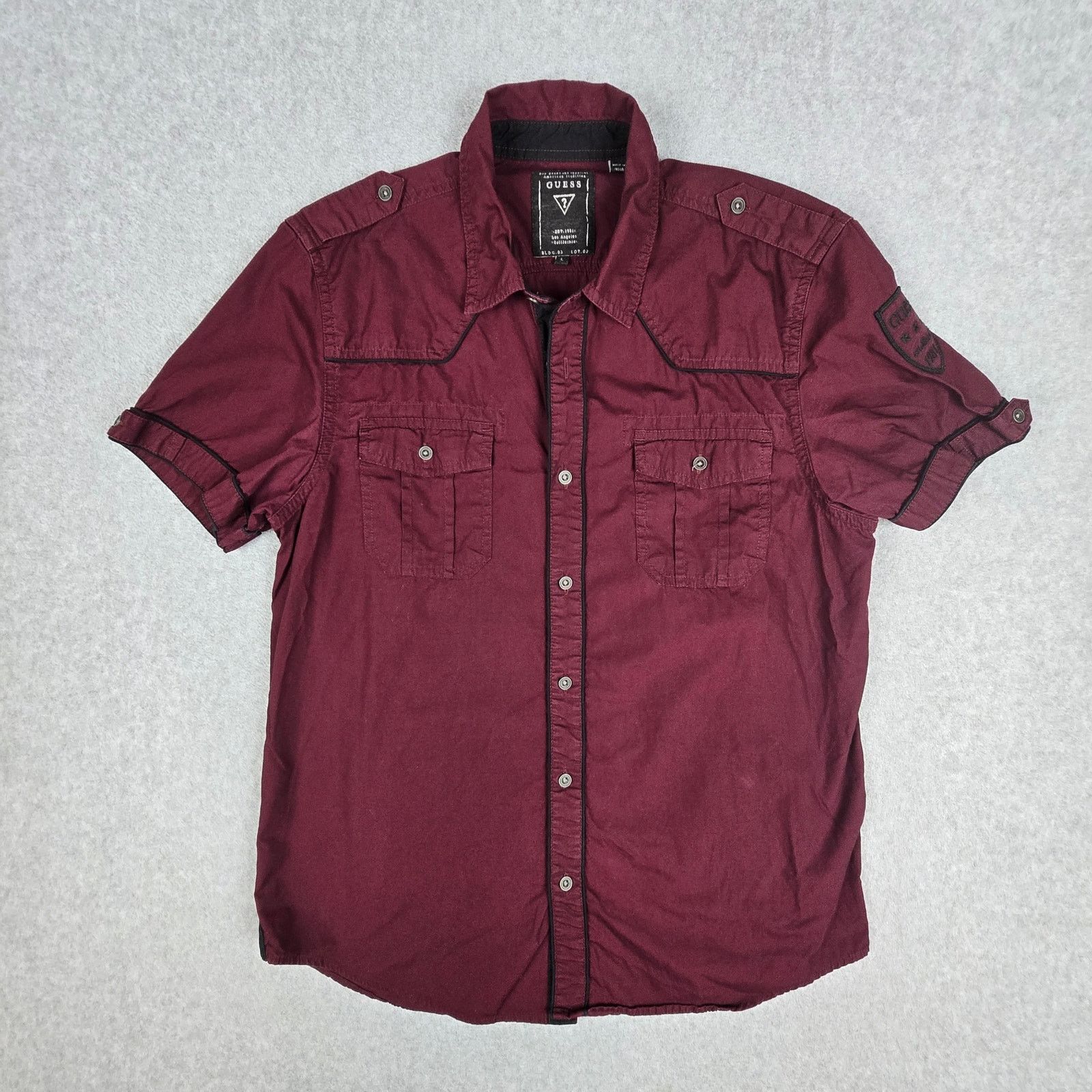 Guess Guess Large Maroon Shirt Black Stitched Logo Sleeve Patch Size US L / EU 52-54 / 3 - 1 Thumbnail