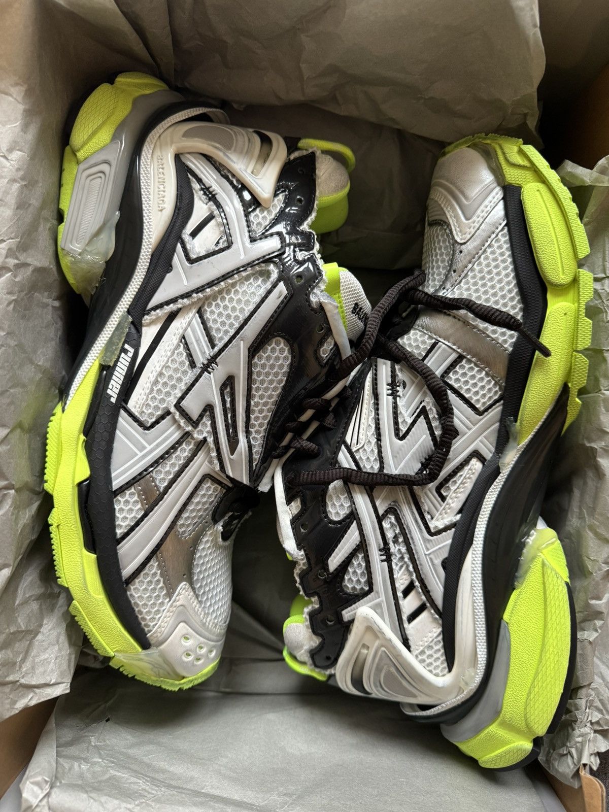 Balenciaga Balenciaga Runner White Neon Size US 12 / EU 45 - 2 Thumbnail
