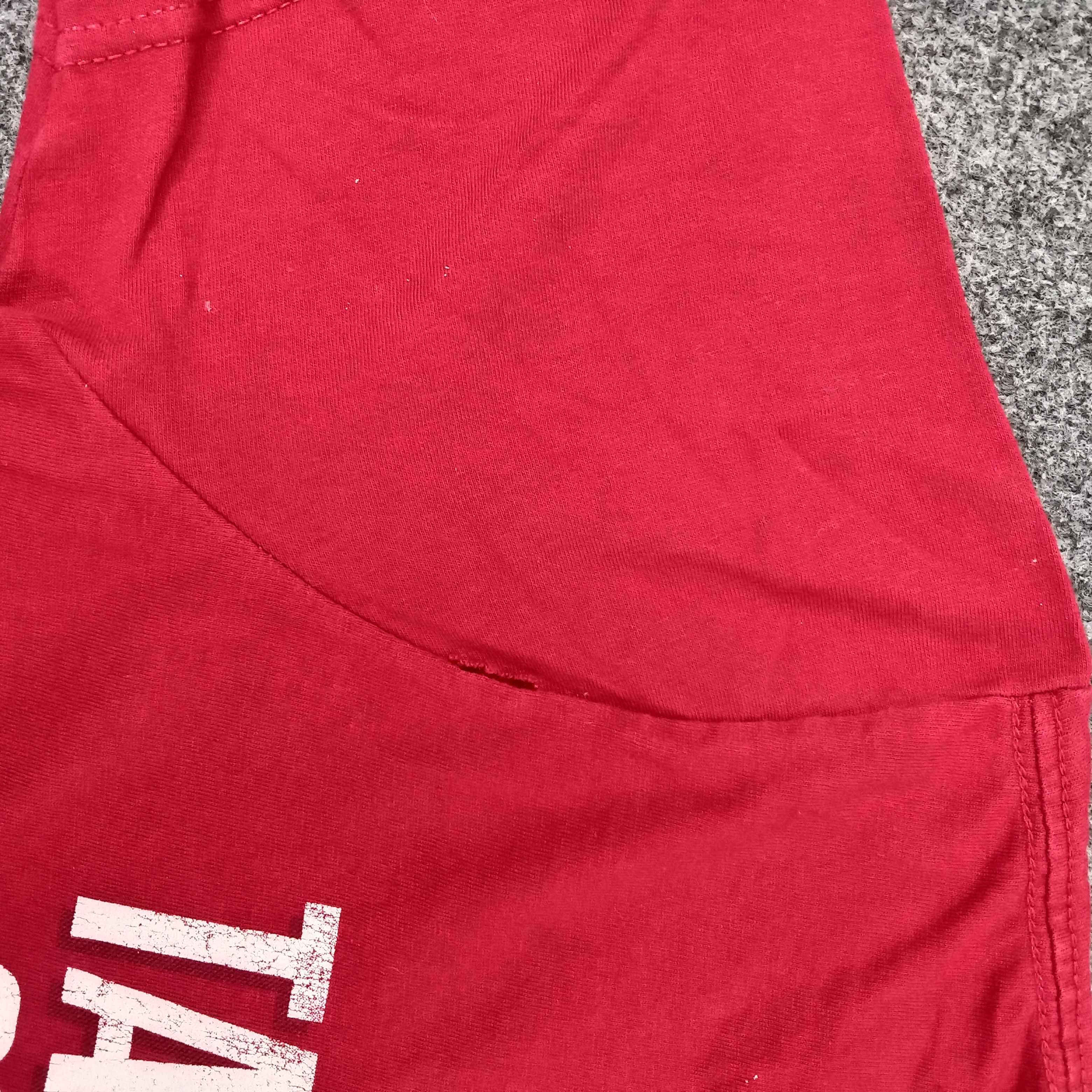 Band Tees Taylor Swift American Singer Songwriter Tshirt Size US M / EU 48-50 / 2 - 4 Thumbnail